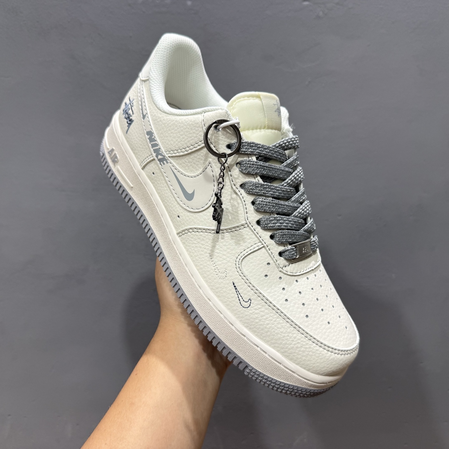 Nike Air Force 1'07 Low 斯图西联名 米灰耐克小勾 空军一号低帮休闲板鞋 HH7518-064