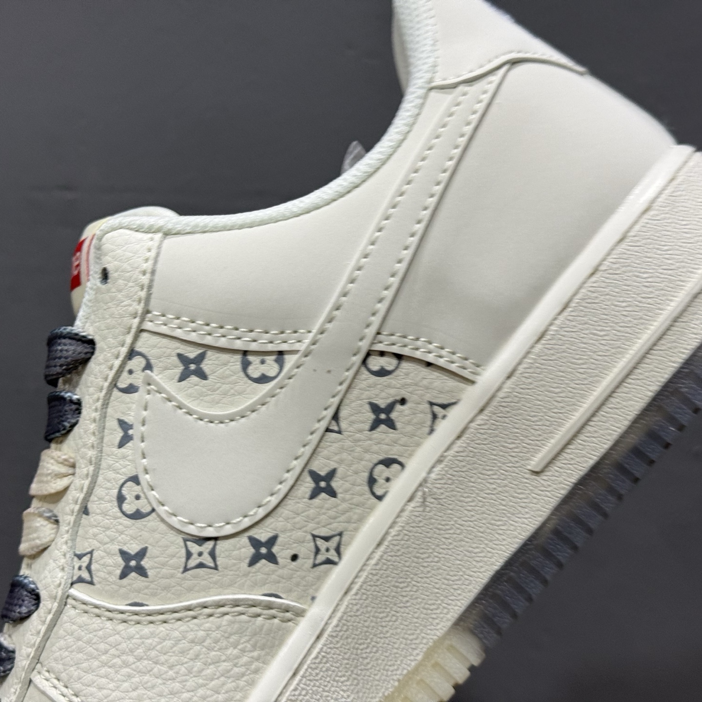 独家实拍Nike Air Force 1‘07 Low Supreme联名 双拼灰印花 空军一号低帮休闲板鞋 HH7518-077