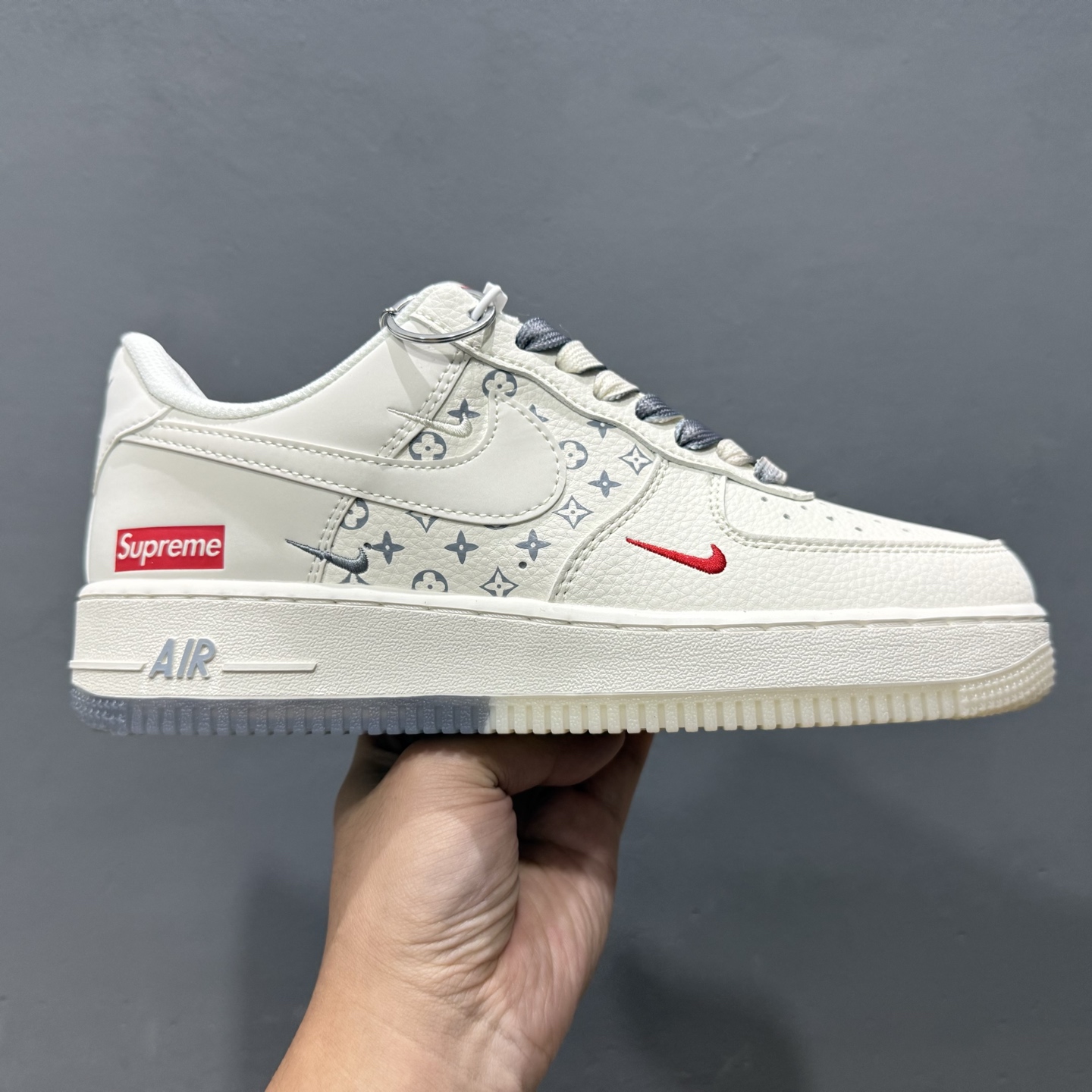 独家实拍Nike Air Force 1‘07 Low Supreme联名 双拼灰印花 空军一号低帮休闲板鞋 HH7518-077