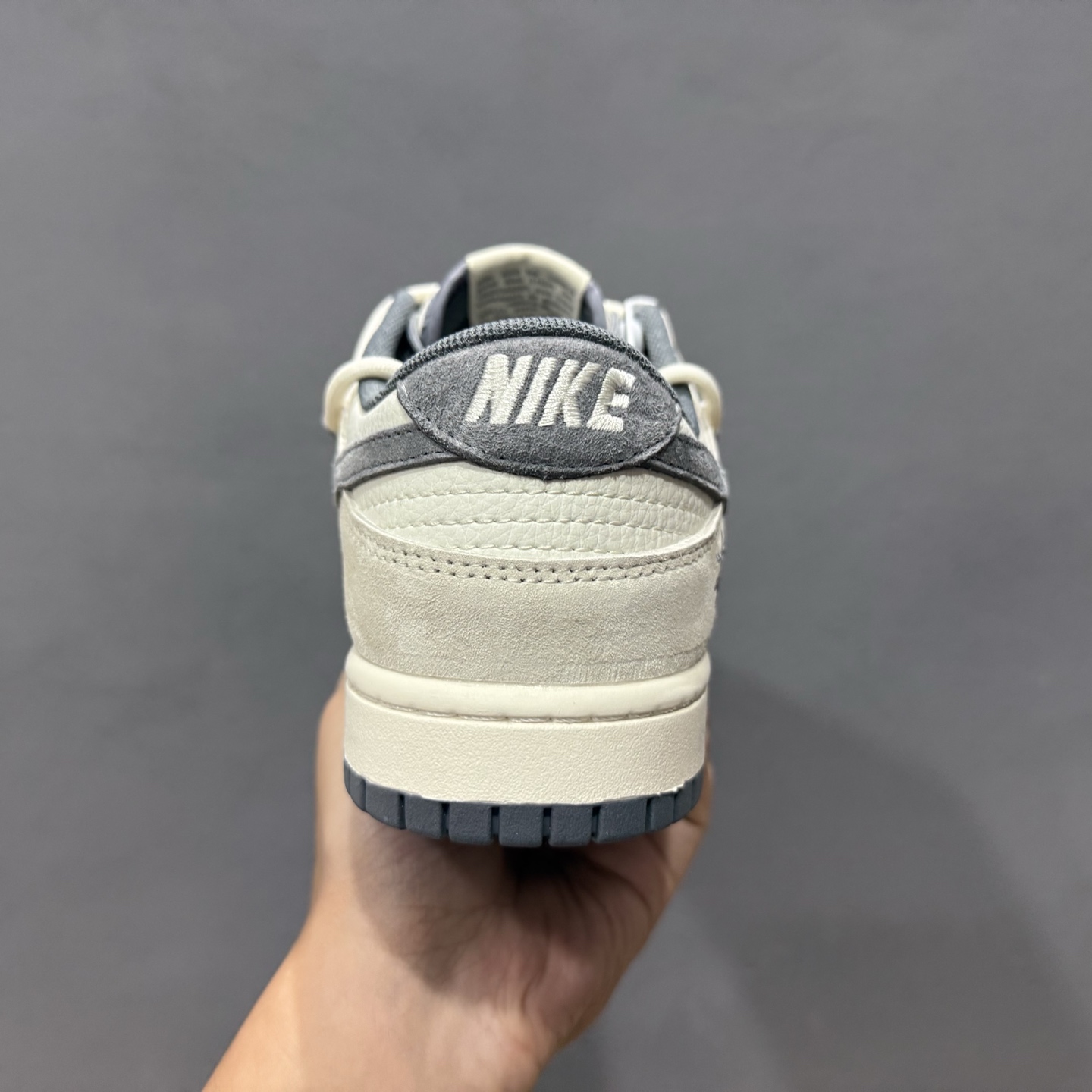 独家实拍Nike SB Dunk Low 斯图西系列 绑带猪八灰勾 周年高端定制 低帮休闲板鞋 DM6868-093