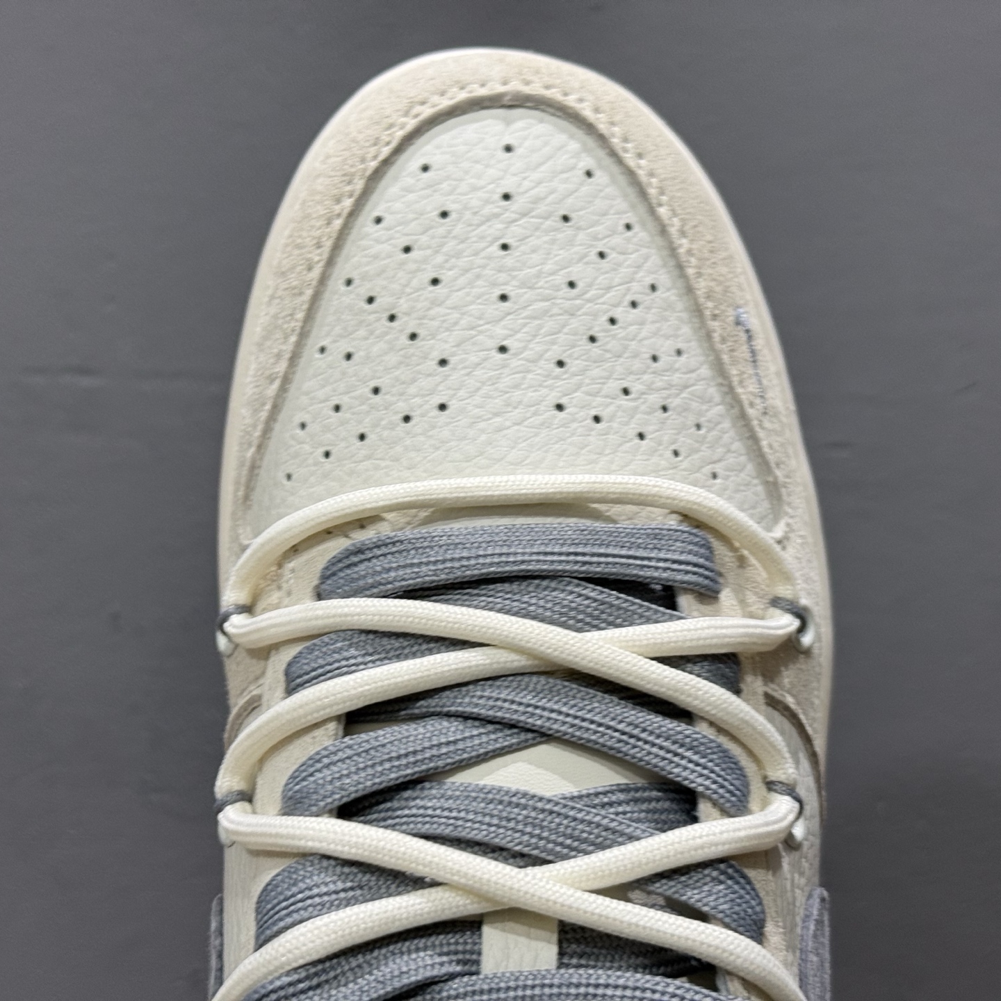 独家实拍Nike SB Dunk Low 斯图西系列 绑带猪八灰勾 周年高端定制 低帮休闲板鞋 DM6868-093