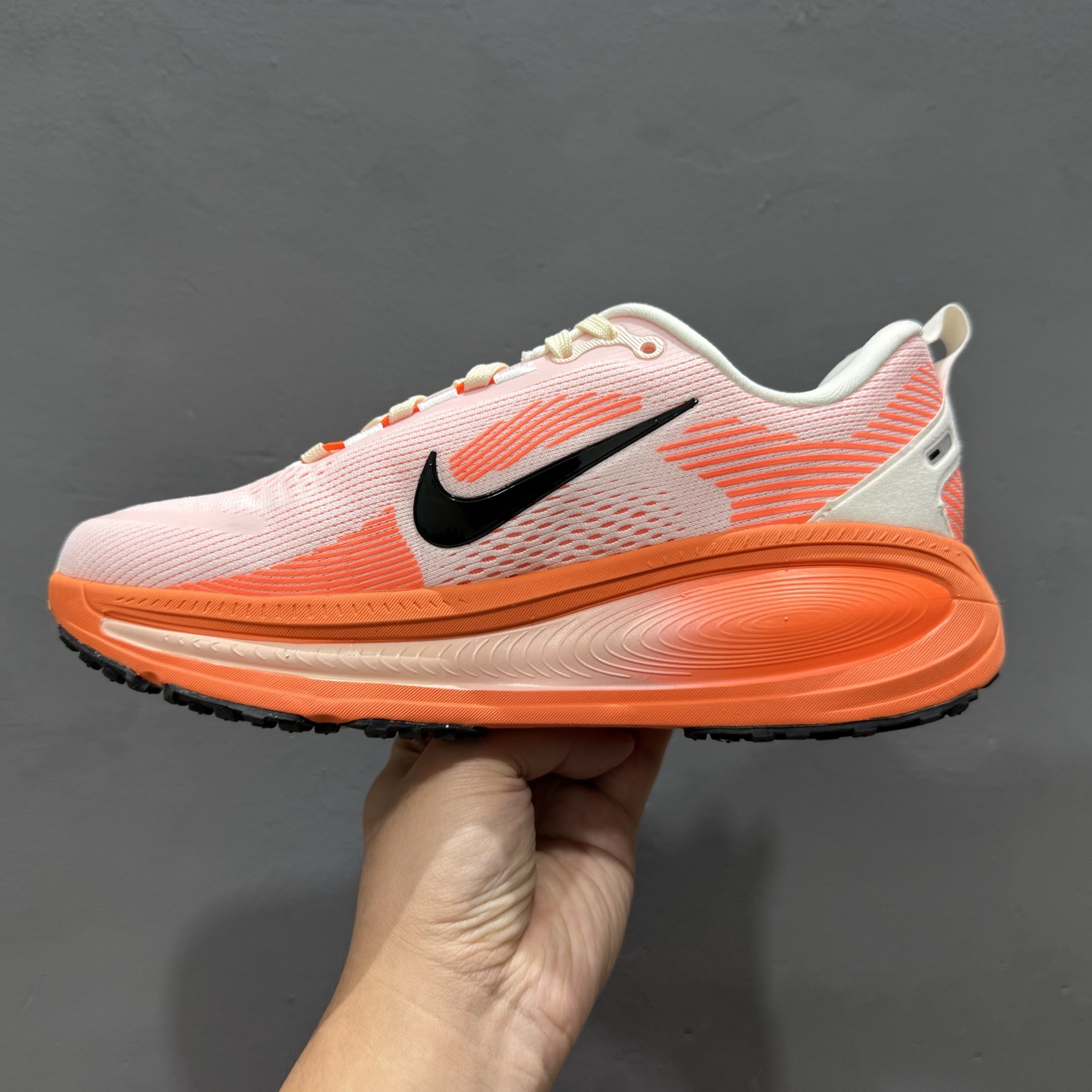 Nike Air Zoom Vomero 18 全新科技提前原鞋开发 运动跑鞋 HM6804-600