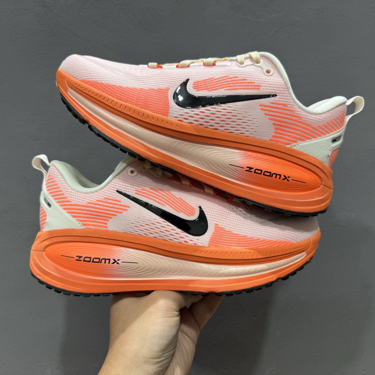 Nike Air Zoom Vomero 18 全新科技提前原鞋开发 运动跑鞋 HM6804-600