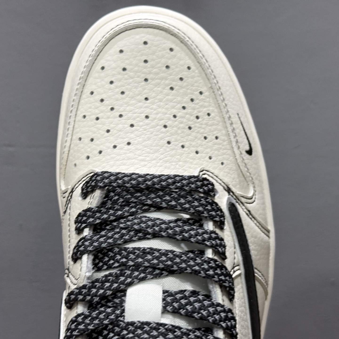 Travis Scott x Fragment Design x Air Jordan 1 Low SP AJ1联名款 低帮文化休闲板鞋 DH0223-311