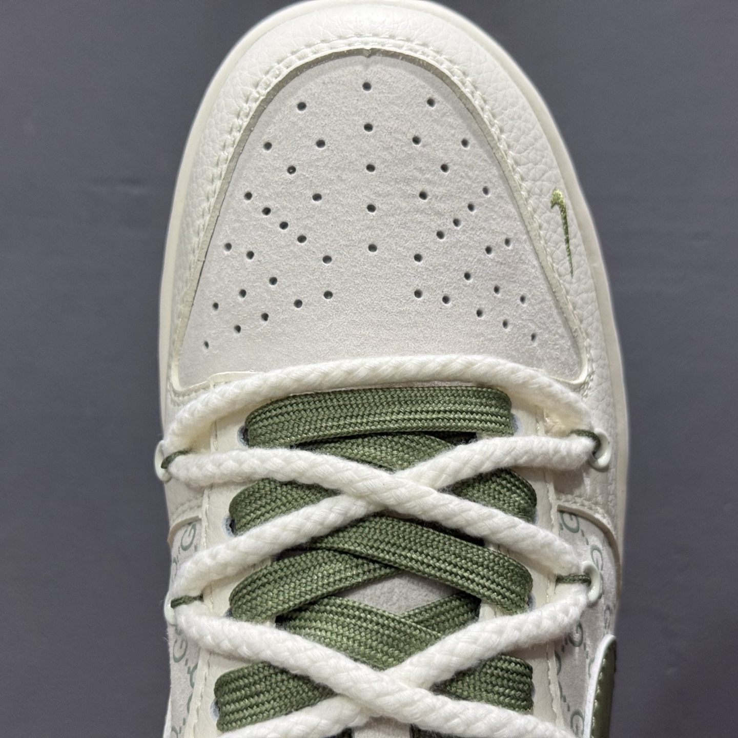 独家实拍Nk SB Dunk Low 古驰联名-米绿插花 周年高端定制 低帮休闲板鞋 XX2025-918