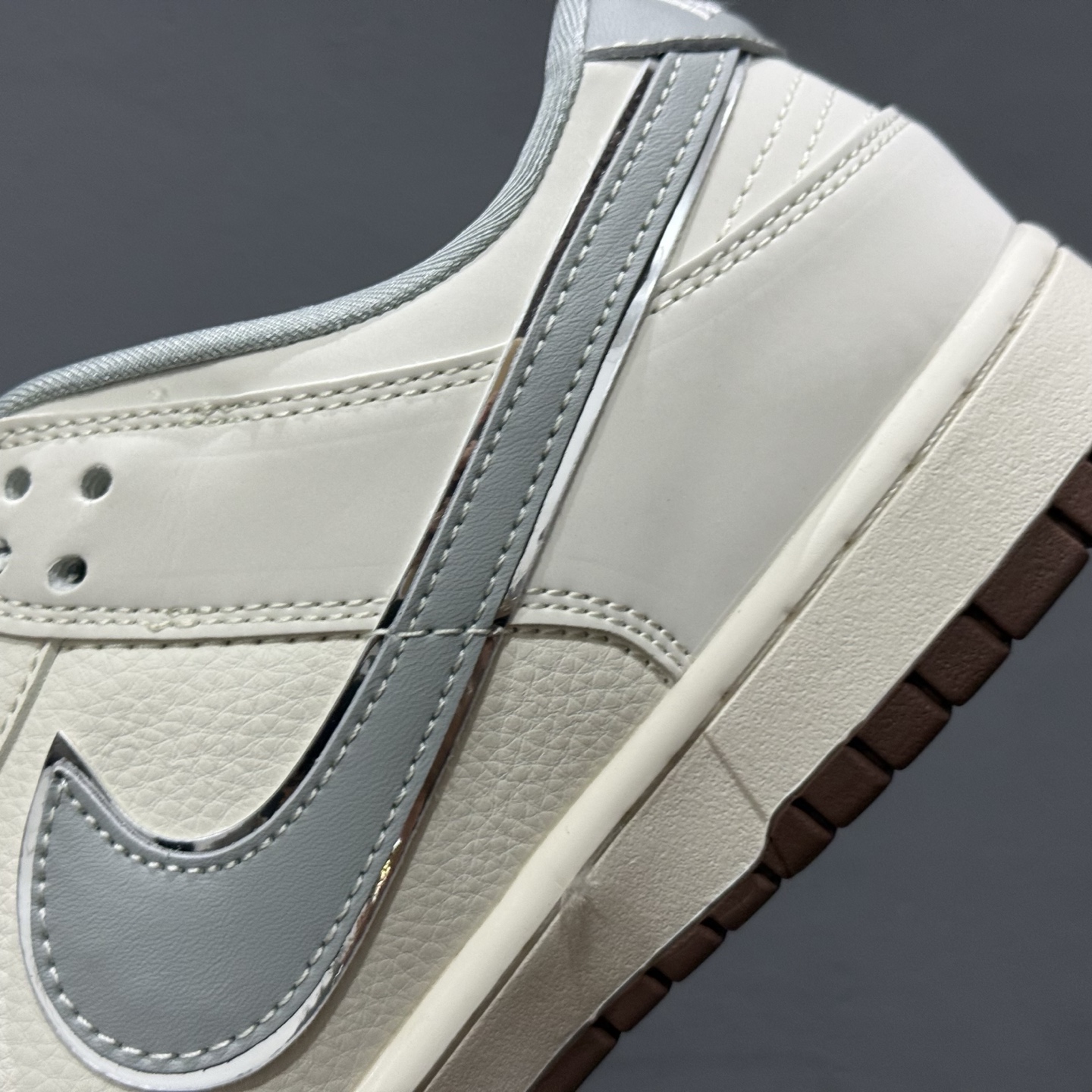 Nike SB Dunk Low Bape联名 米灰棕底 低帮休闲板鞋 JJ2508-558