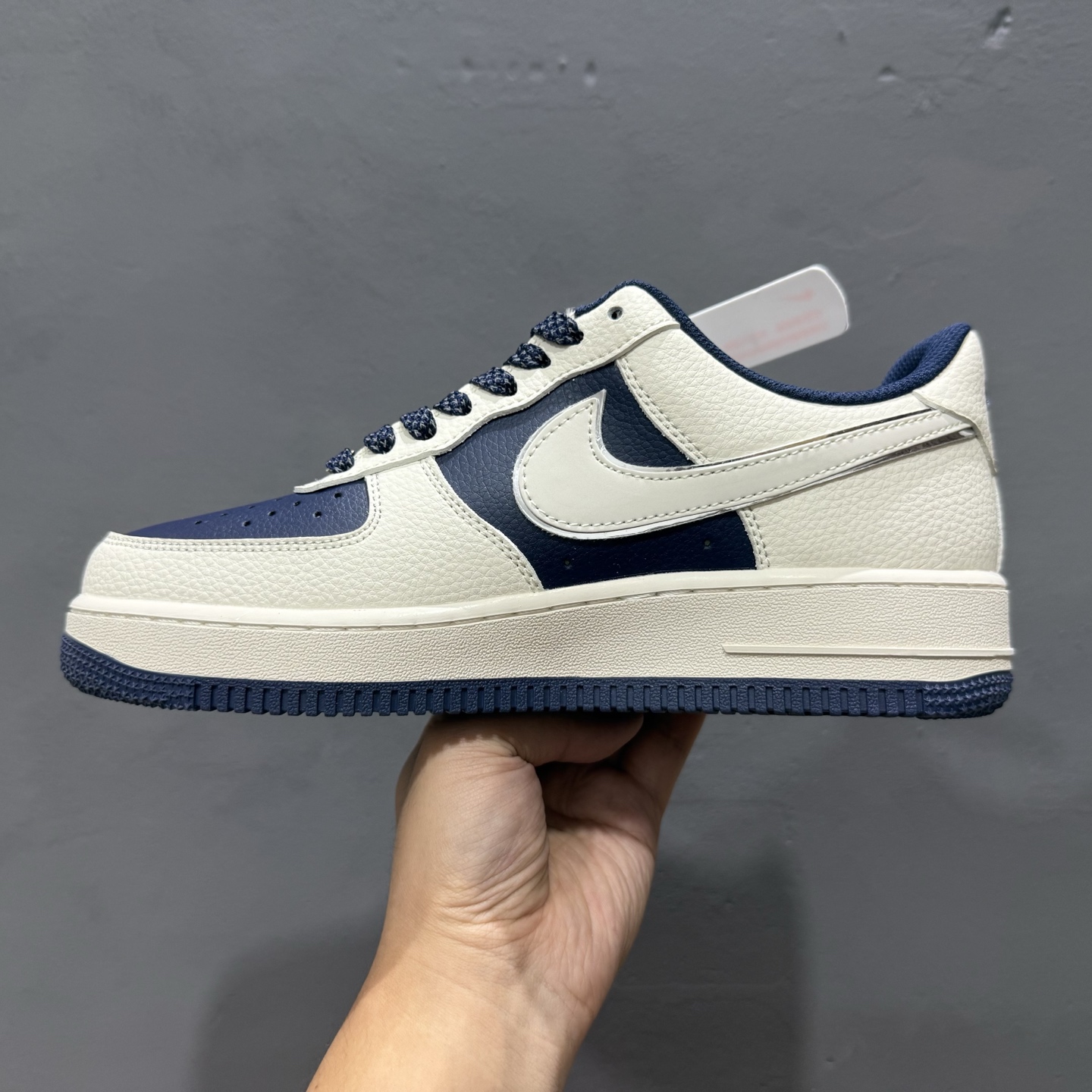 Nike Air Force 1'07 Low Supreme联名 米灰亮边 空军一号低帮休闲板鞋 HH7518-058
