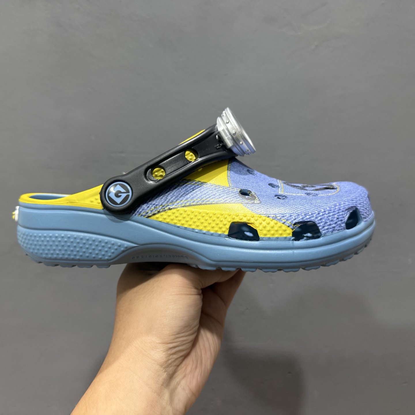 Cars x Crocs卡骆驰Classiccl”Lightning McQueen”休闲舒适洞洞鞋