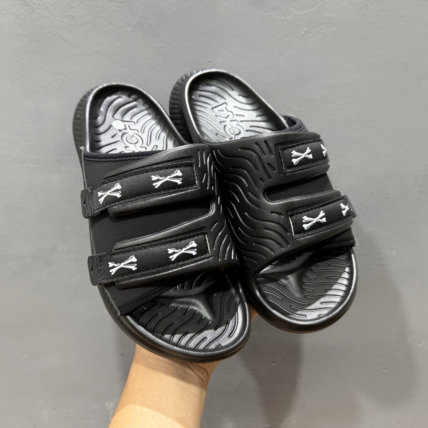 HOKA ONE ONE ORA Luxe 减震轻便舒缓运动 EVA 防滑一字拖鞋 1155398