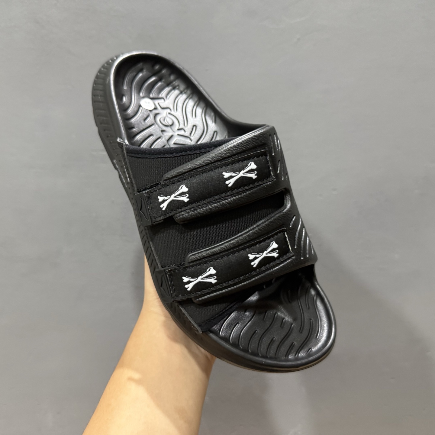 HOKA ONE ONE ORA Luxe 减震轻便舒缓运动 EVA 防滑一字拖鞋 1155398