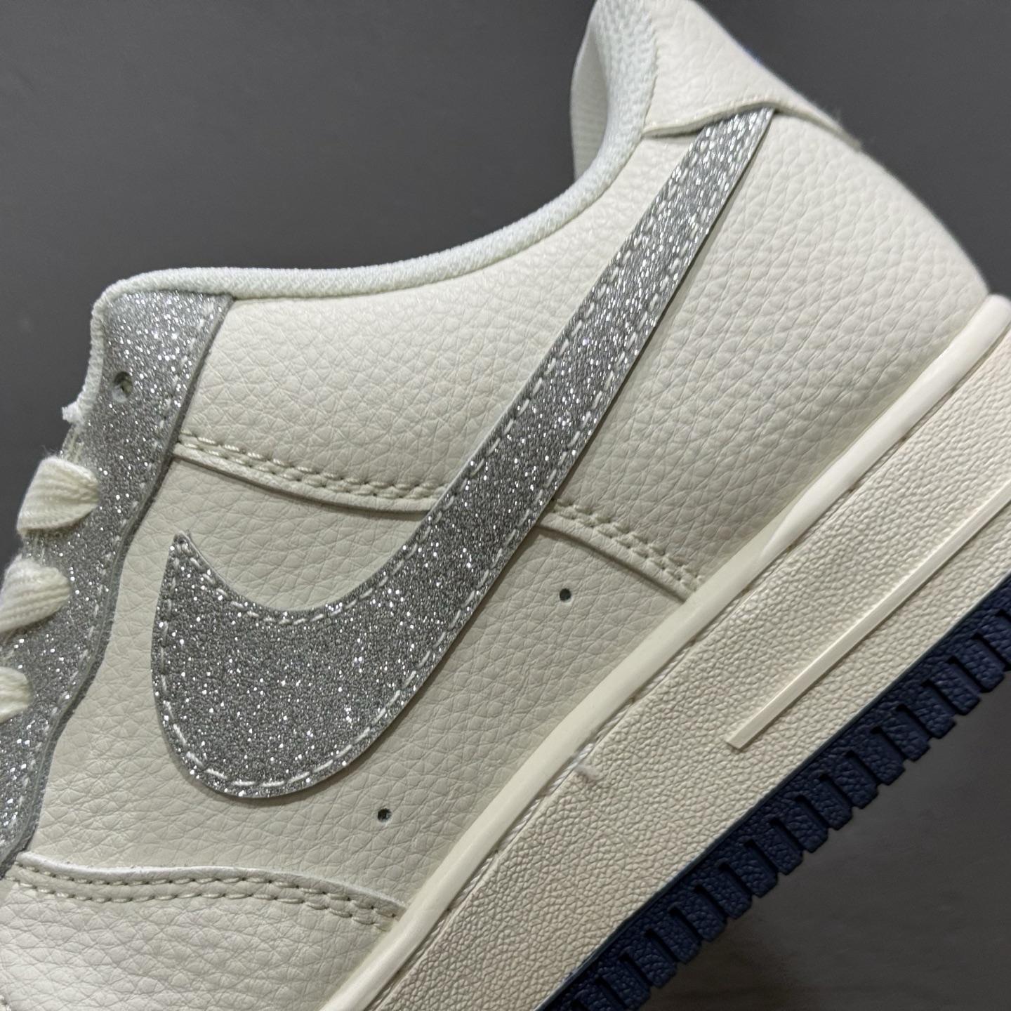 Nike Air Force 1'07 Low 古驰联名 亮银勾 空军一号低帮休闲板鞋 XS1958-546