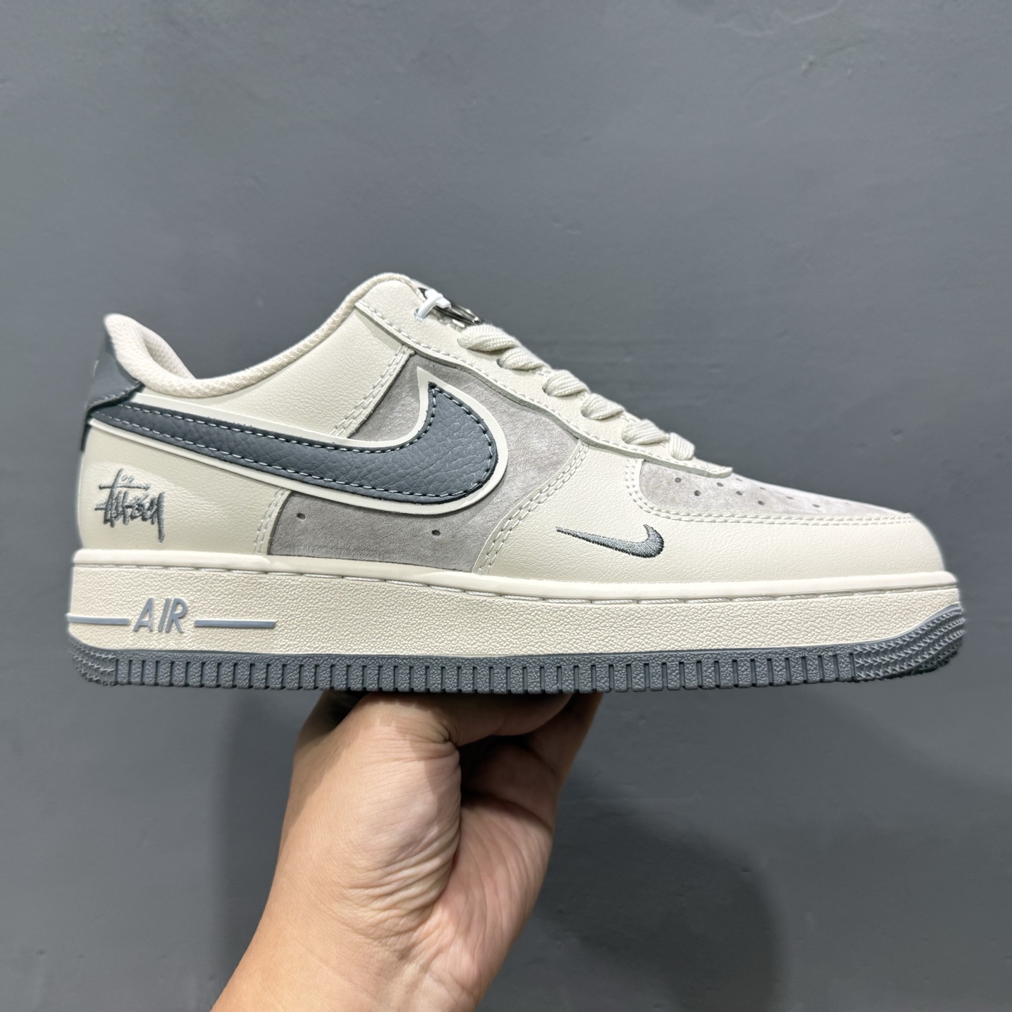 独家实拍Nike Air Force 1‘07 Low 斯图西联名 猪八灰勾灰底 空军一号低帮休闲板鞋 XX3168-126