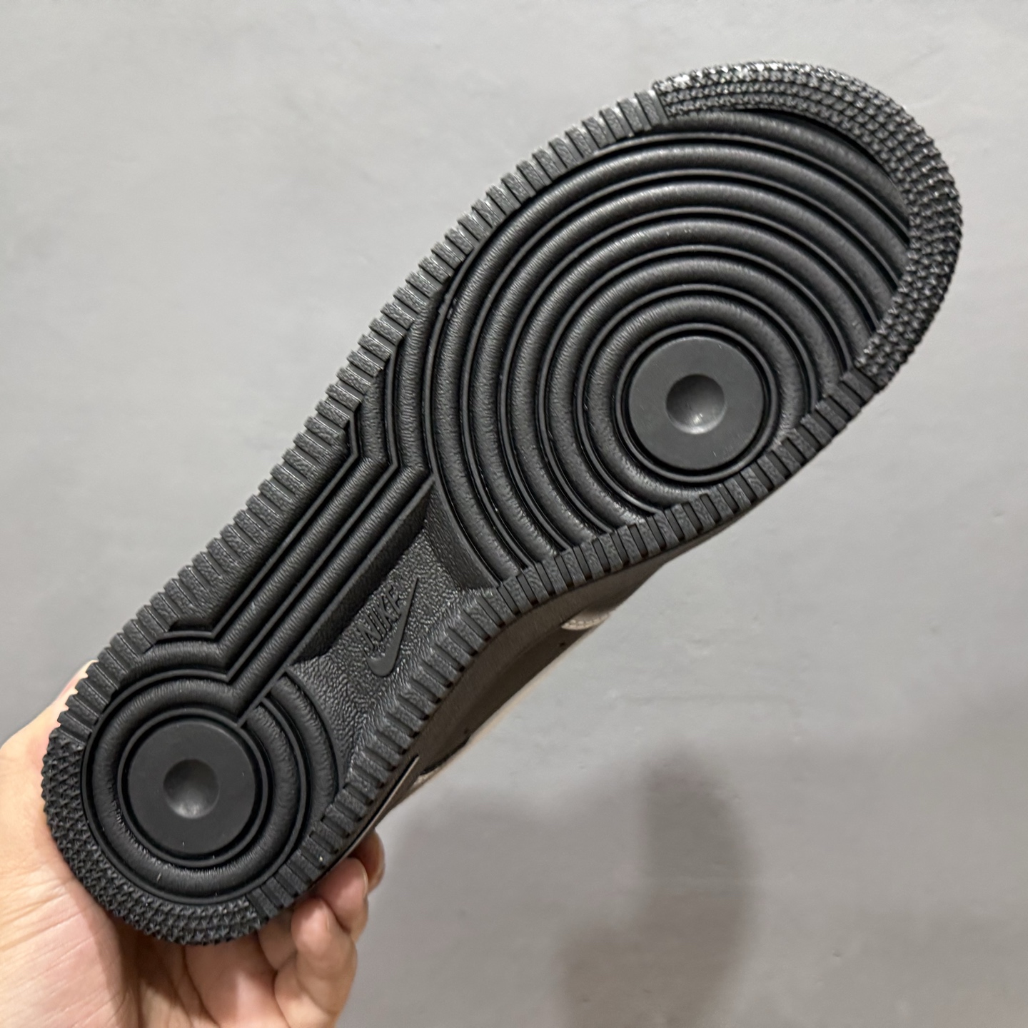 独家实拍Nike Air Force 1‘07 Low 暗夜幽灵 空军一号低帮休闲板鞋 DD8959-001