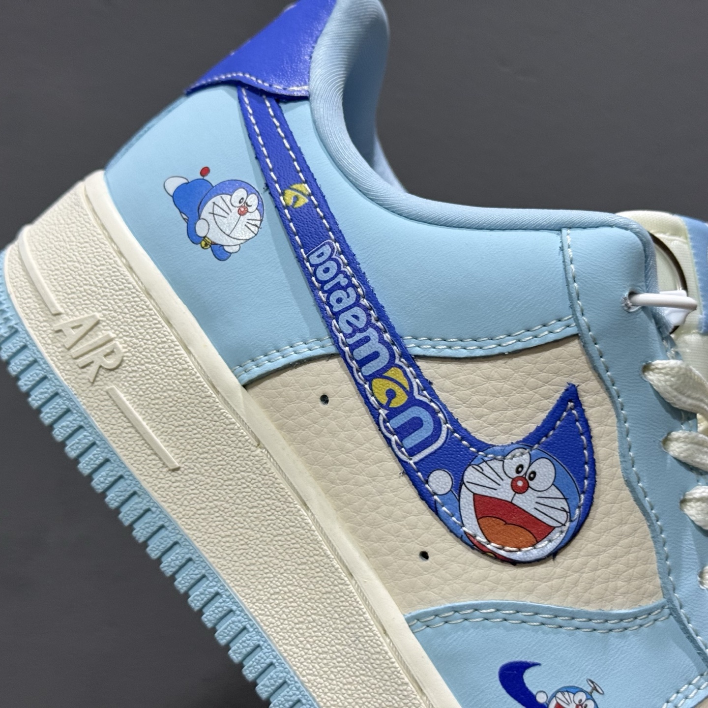 Nike Air Force 1'07 Low 叮当猫 空军一号低帮休闲板鞋 DF0188-059