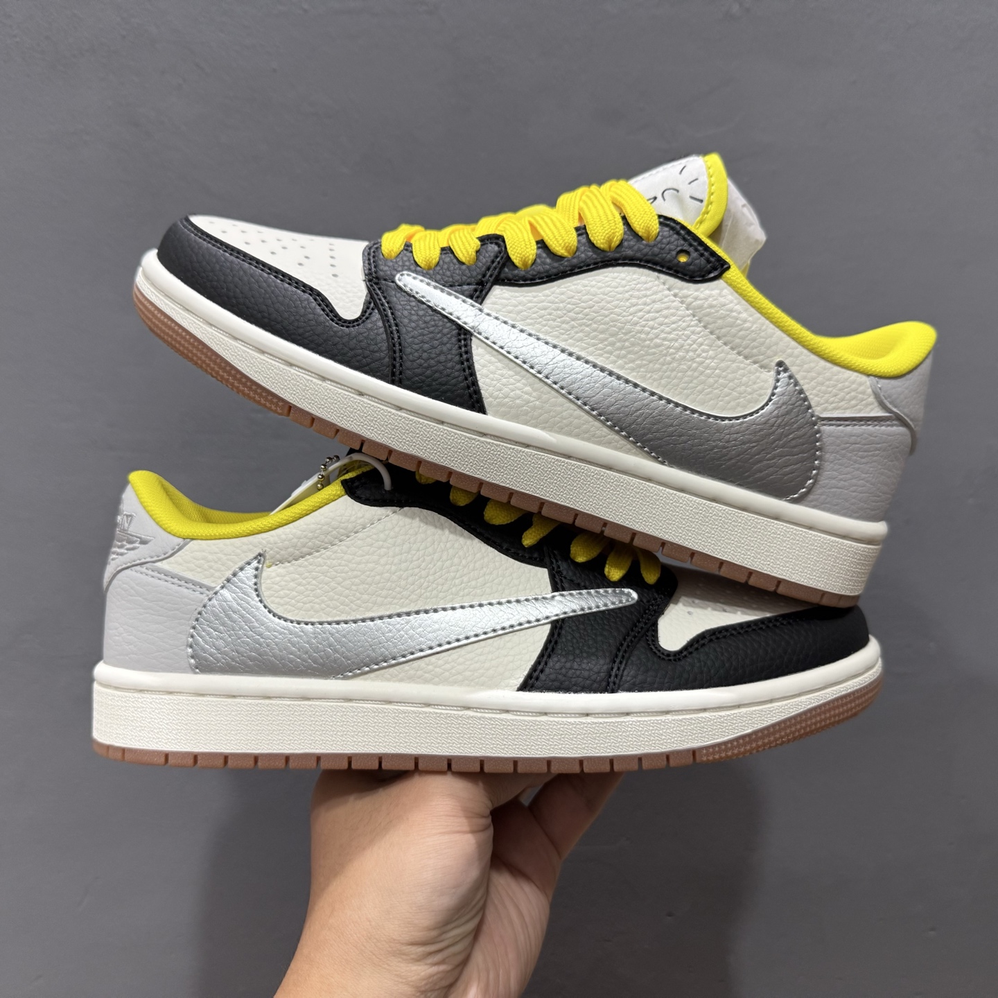 Travis Scott x Air Jordan 1 Low 黑黄 DN6901-095