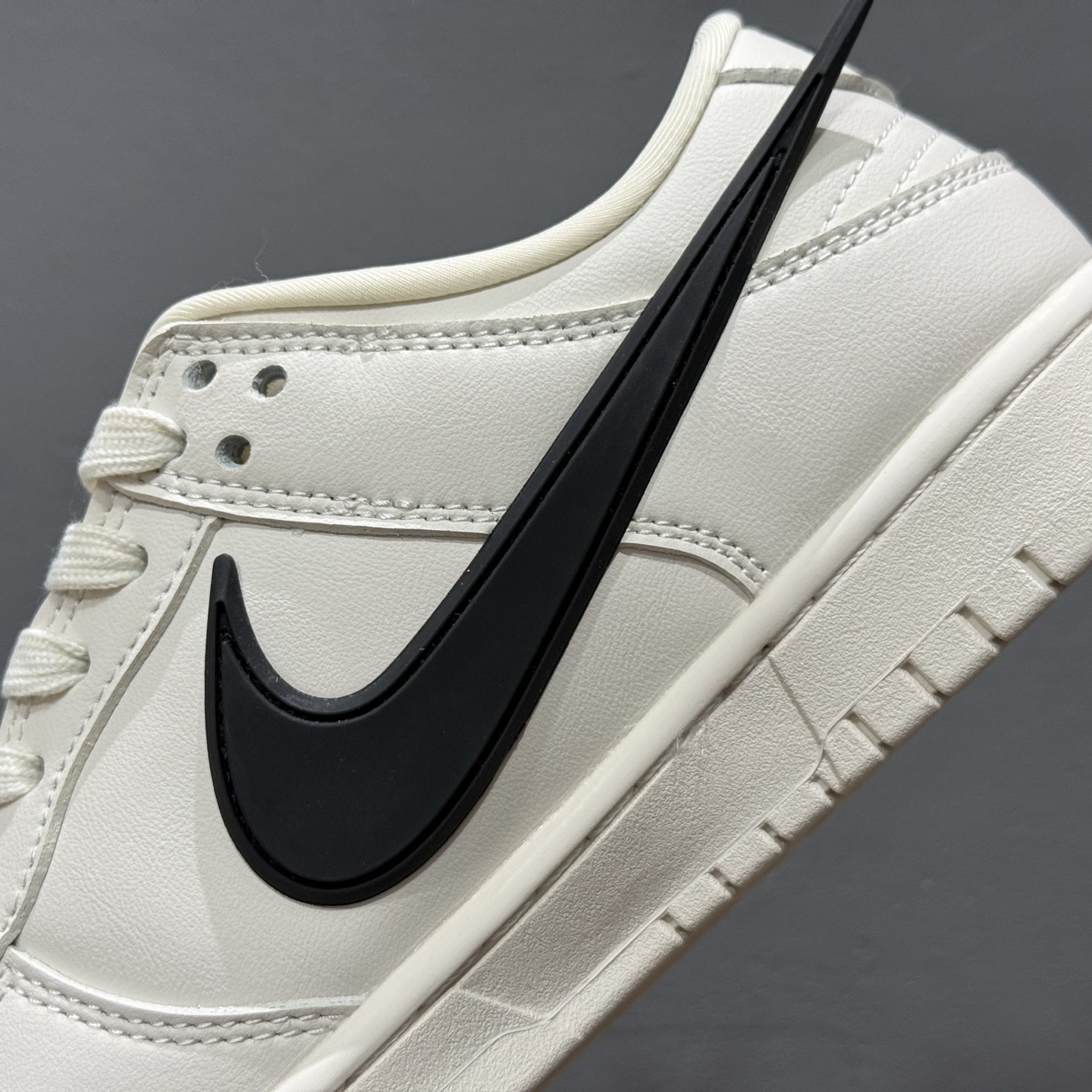 XC版 Nike SB Dunk Low x AMBUSH x BAPE 米白黑大钩 XX2025-998