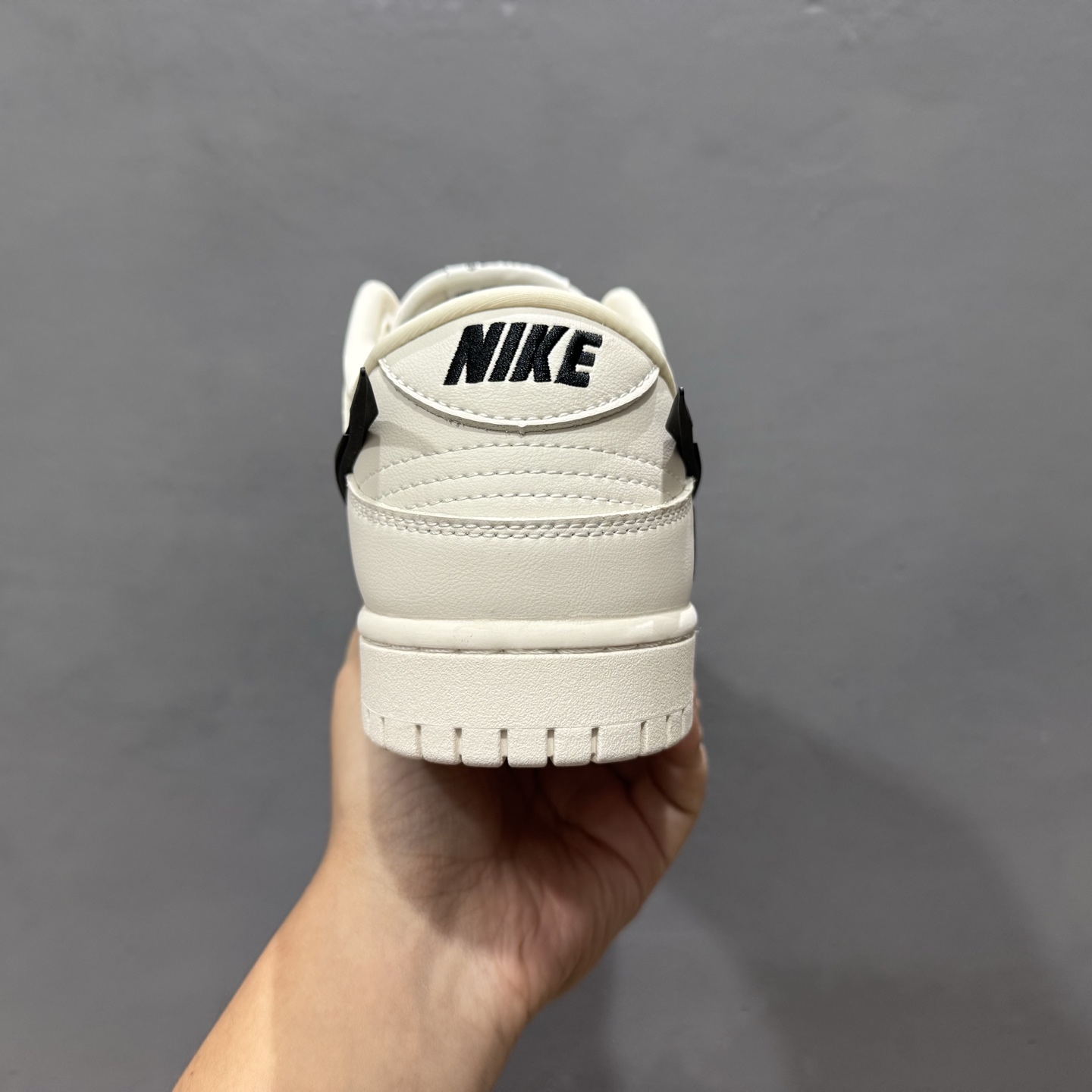 XC版 Nike SB Dunk Low x AMBUSH x BAPE 米白黑大钩 XX2025-998