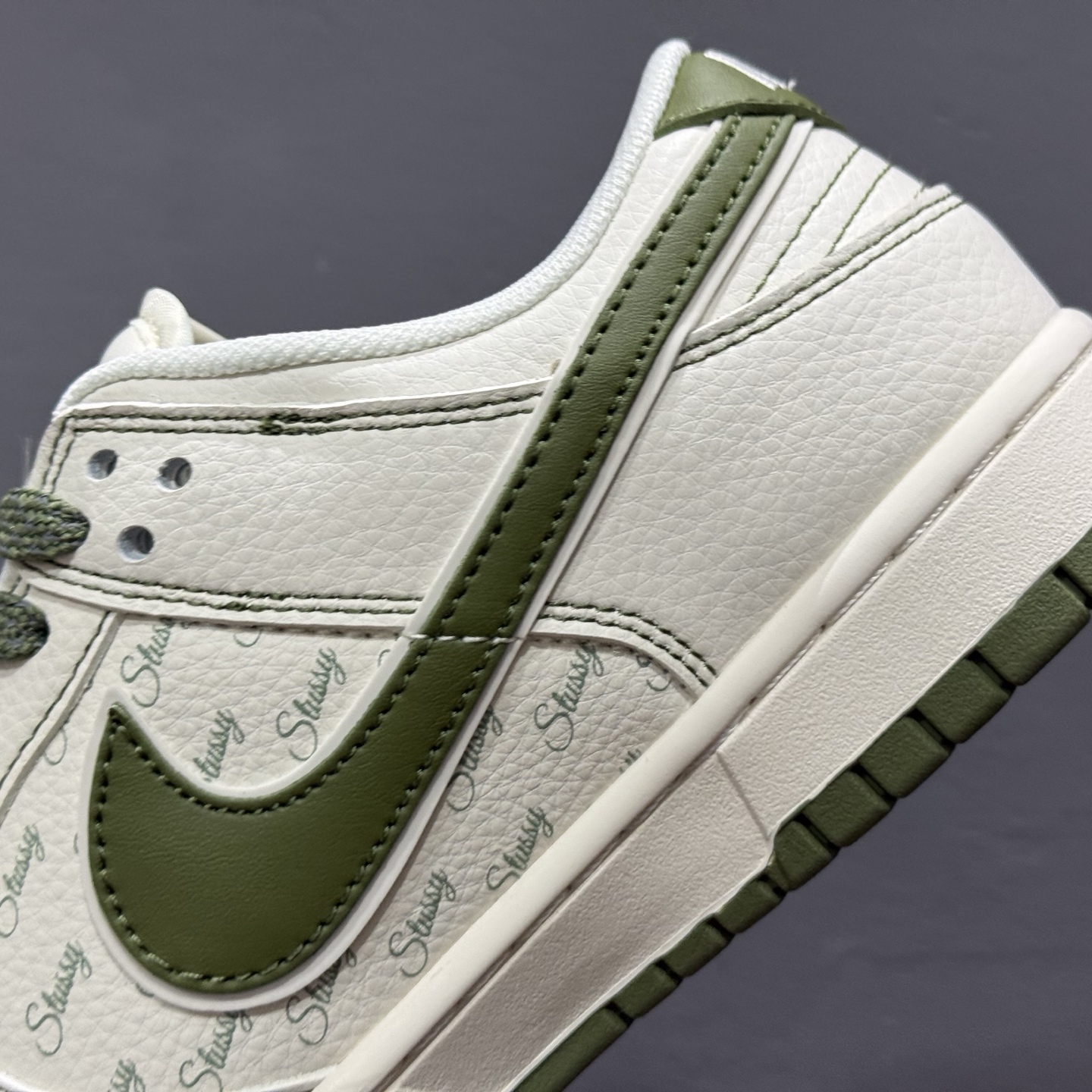 独家实拍Nike SB Dunk Low 斯图西联名 米绿双拼 周年高端定制 低帮休闲板鞋 XS6089-533