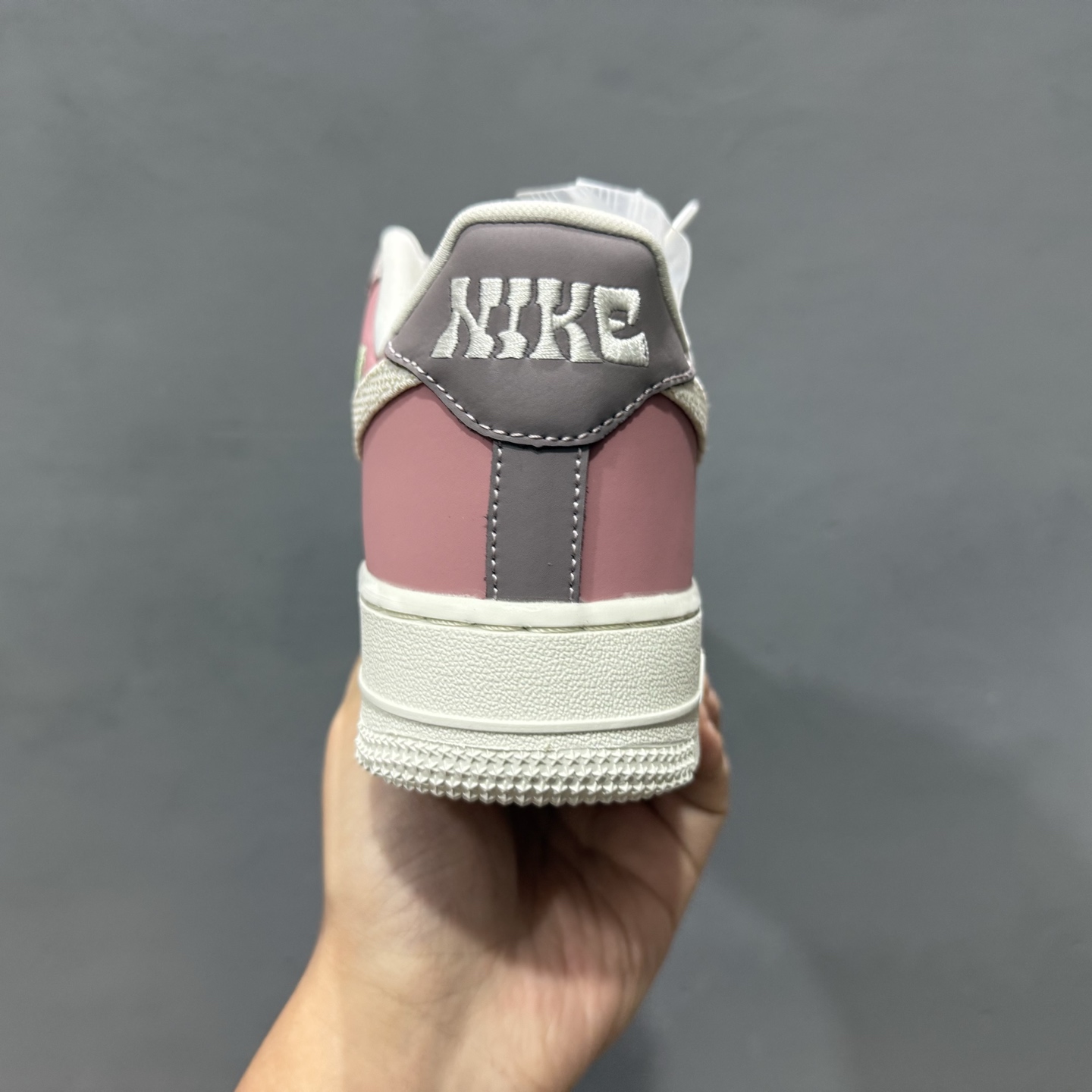 Nike Air Force 1'07 Low 空军一号低帮休闲板鞋 IB8874-111