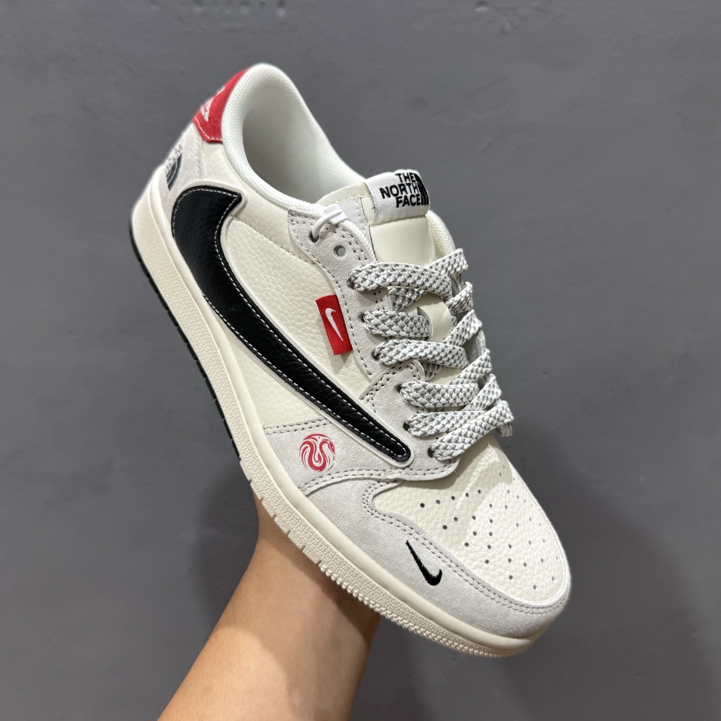 280 XC版 Travis Scott x Fragment Design x Air Jordan 1 Low SP AJ1 北面联名 双拼黑勾 低帮文化休闲板鞋 YX5066-308