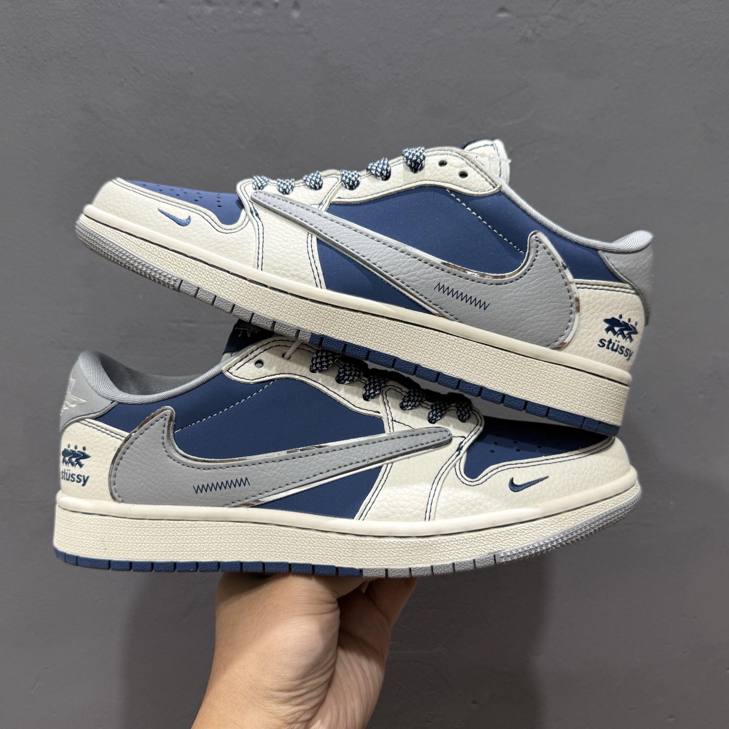 XC版 Travis Scott x Fragment Design x Air Jordan 1 Low SP AJ1 斯图西联名 双拼灰勾 低帮文化休闲板鞋 ZH2598-245