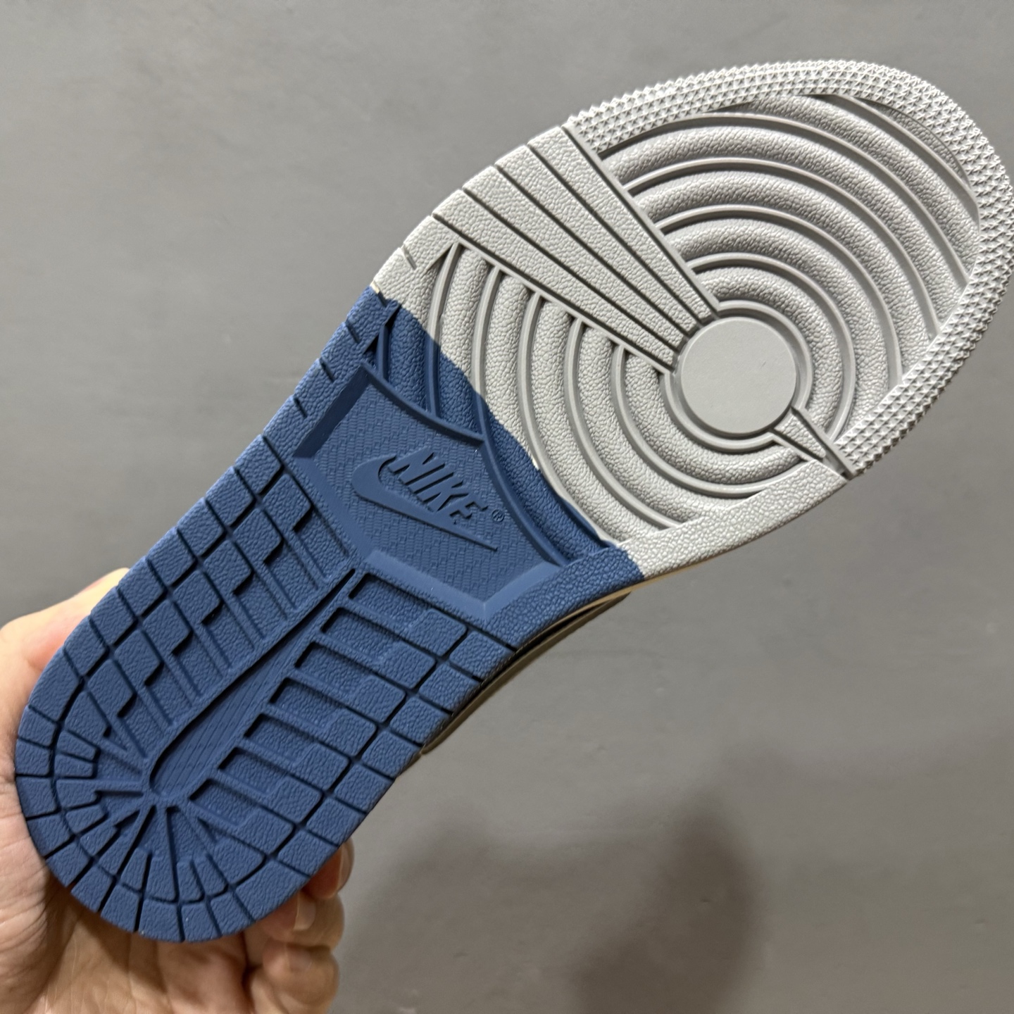 XC版 Travis Scott x Fragment Design x Air Jordan 1 Low SP AJ1 斯图西联名 双拼灰勾 低帮文化休闲板鞋 ZH2598-245