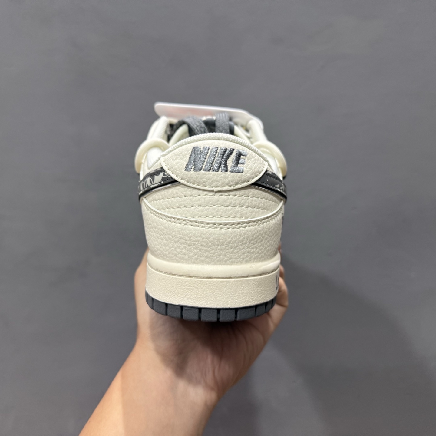 XC版 Nike SB Dunk Low LV系列 绑带涂鸦灰勾 低帮休闲板鞋 DM6868-082