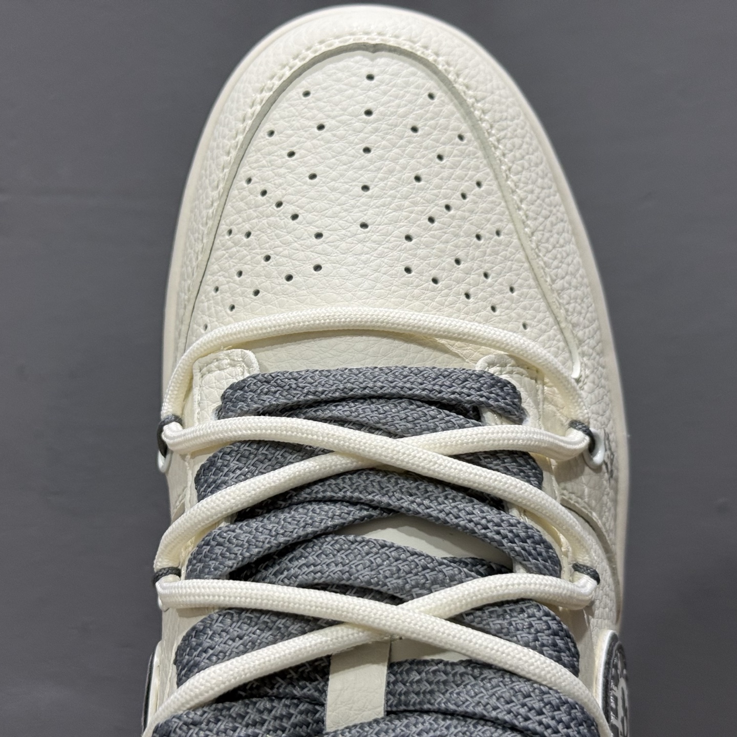 XC版 Nike SB Dunk Low LV系列 绑带涂鸦灰勾 低帮休闲板鞋 DM6868-082
