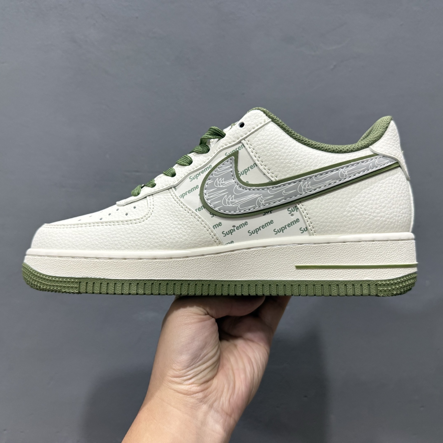 260 独家实拍Nike Air Force 1‘07 Low Supreme联名 军绿多重勾 空军一号低帮休闲板鞋 XX3168-148