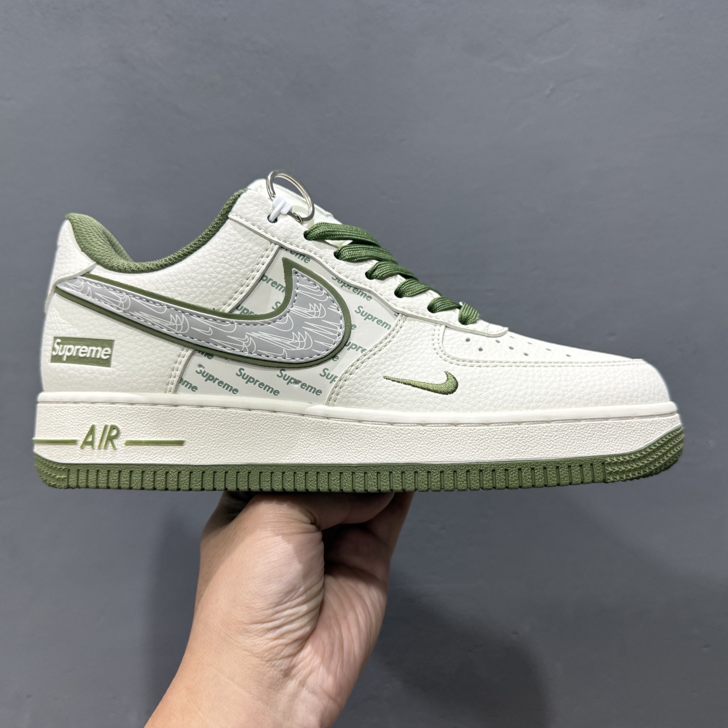260 独家实拍Nike Air Force 1‘07 Low Supreme联名 军绿多重勾 空军一号低帮休闲板鞋 XX3168-148