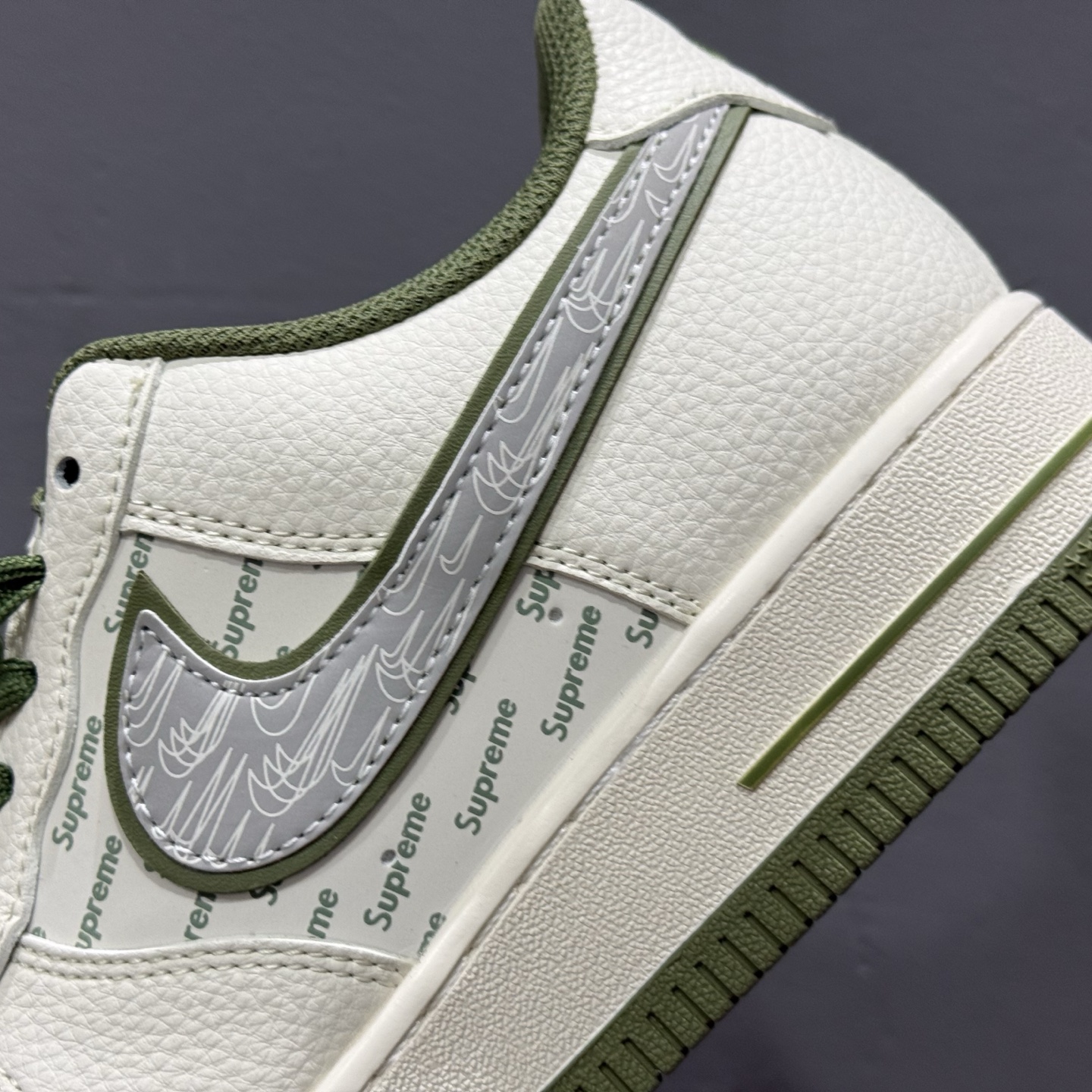 260 独家实拍Nike Air Force 1‘07 Low Supreme联名 军绿多重勾 空军一号低帮休闲板鞋 XX3168-148