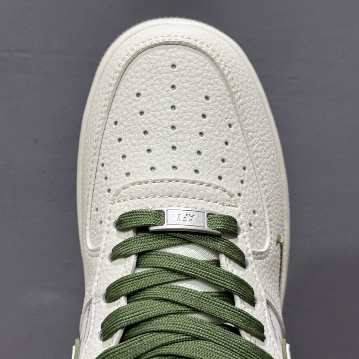 260 独家实拍Nike Air Force 1‘07 Low Supreme联名 军绿多重勾 空军一号低帮休闲板鞋 XX3168-148