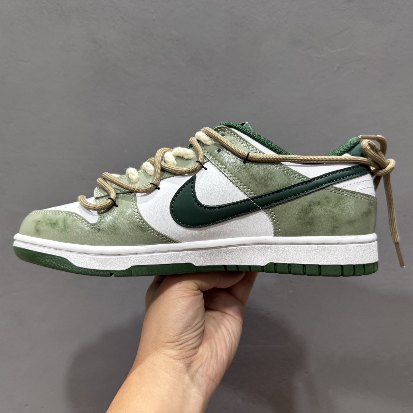 Nike Dunk Low 青竹林 绿白 此款设计灵感源于蝴蝶青竹林 DD1391-101