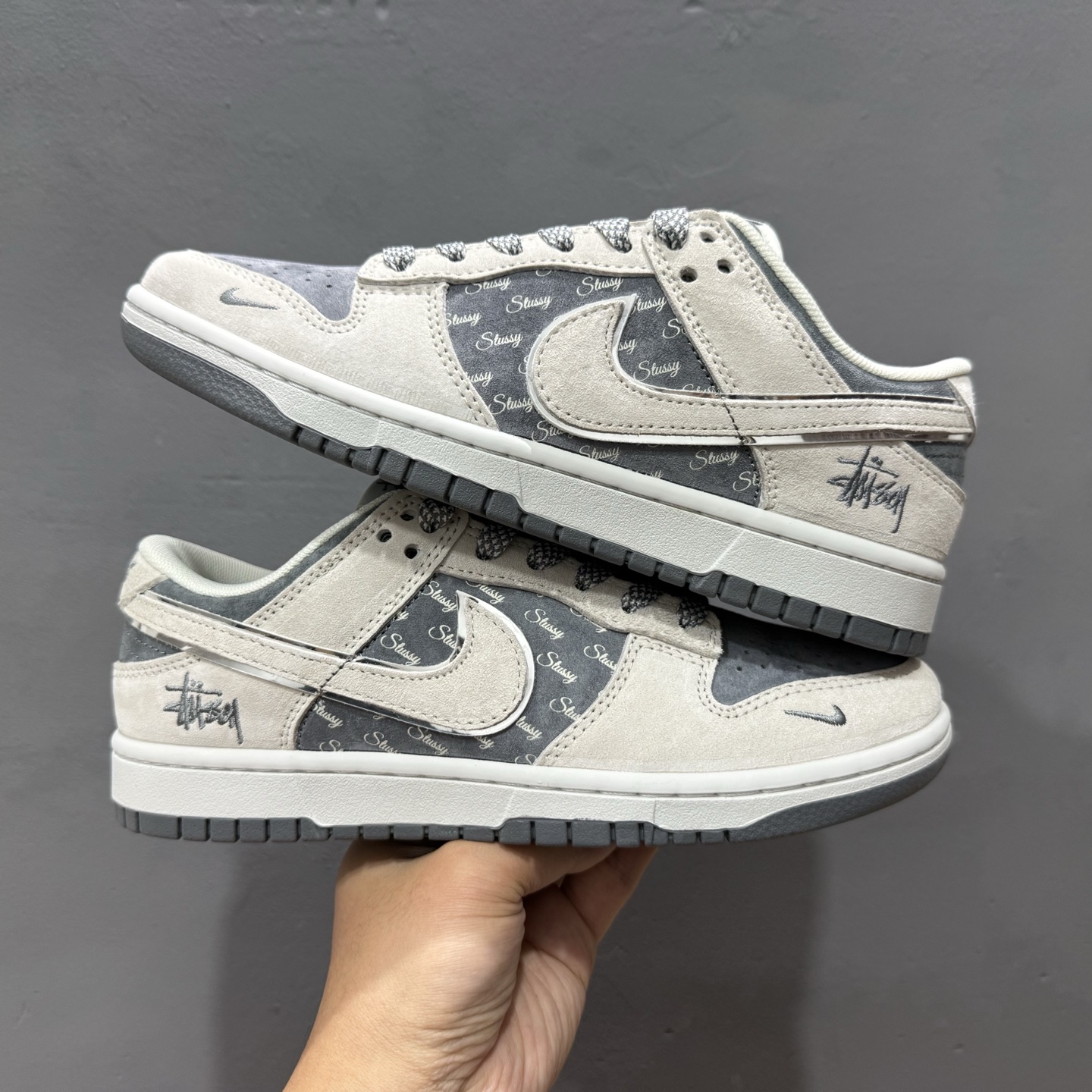 独家实拍Nk SB Dunk Low 斯图西联名-气质灰 周年高端定制 低帮休闲板鞋 XX2025-578