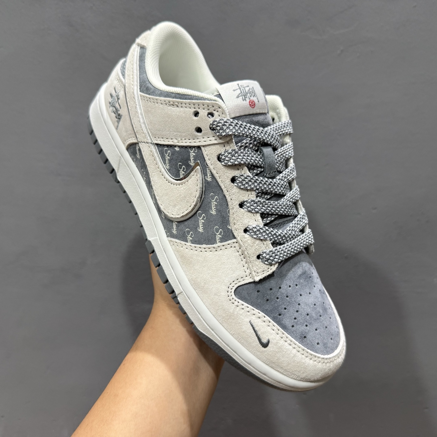 独家实拍Nk SB Dunk Low 斯图西联名-气质灰 周年高端定制 低帮休闲板鞋 XX2025-578