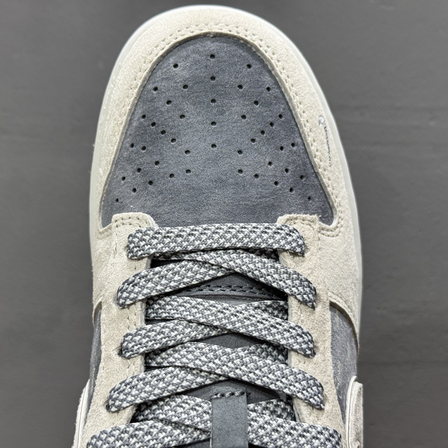 独家实拍Nk SB Dunk Low 斯图西联名-气质灰 周年高端定制 低帮休闲板鞋 XX2025-578
