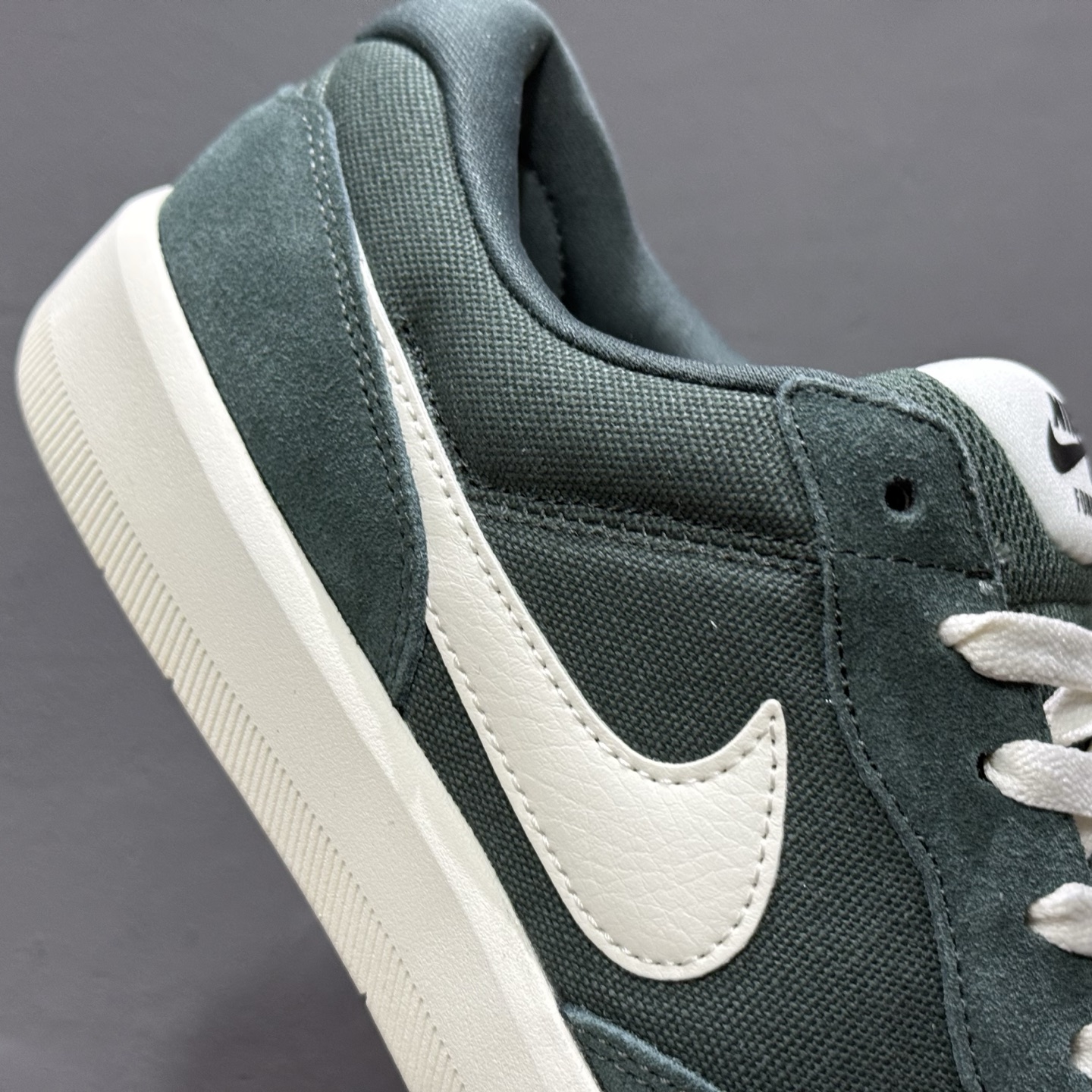 💰150
Nike SB Force 58 硫化杯底 传统篮球风格 原楦版型
Nike SB Force 58 男/女滑板鞋采用包边设计
经久耐穿 硫化结构则有效提升灵活性
穿上这款创意力作 助你耀动街头
采用帆布和翻毛皮组合材料 融入打孔设计
为你打造彰显经典篮球风范的整体造型
官方货号：DV5477-301
Size：35.5 36 36.5 37.5 38 38.5 39 40 40.5 41 42 42.5 43 44 45