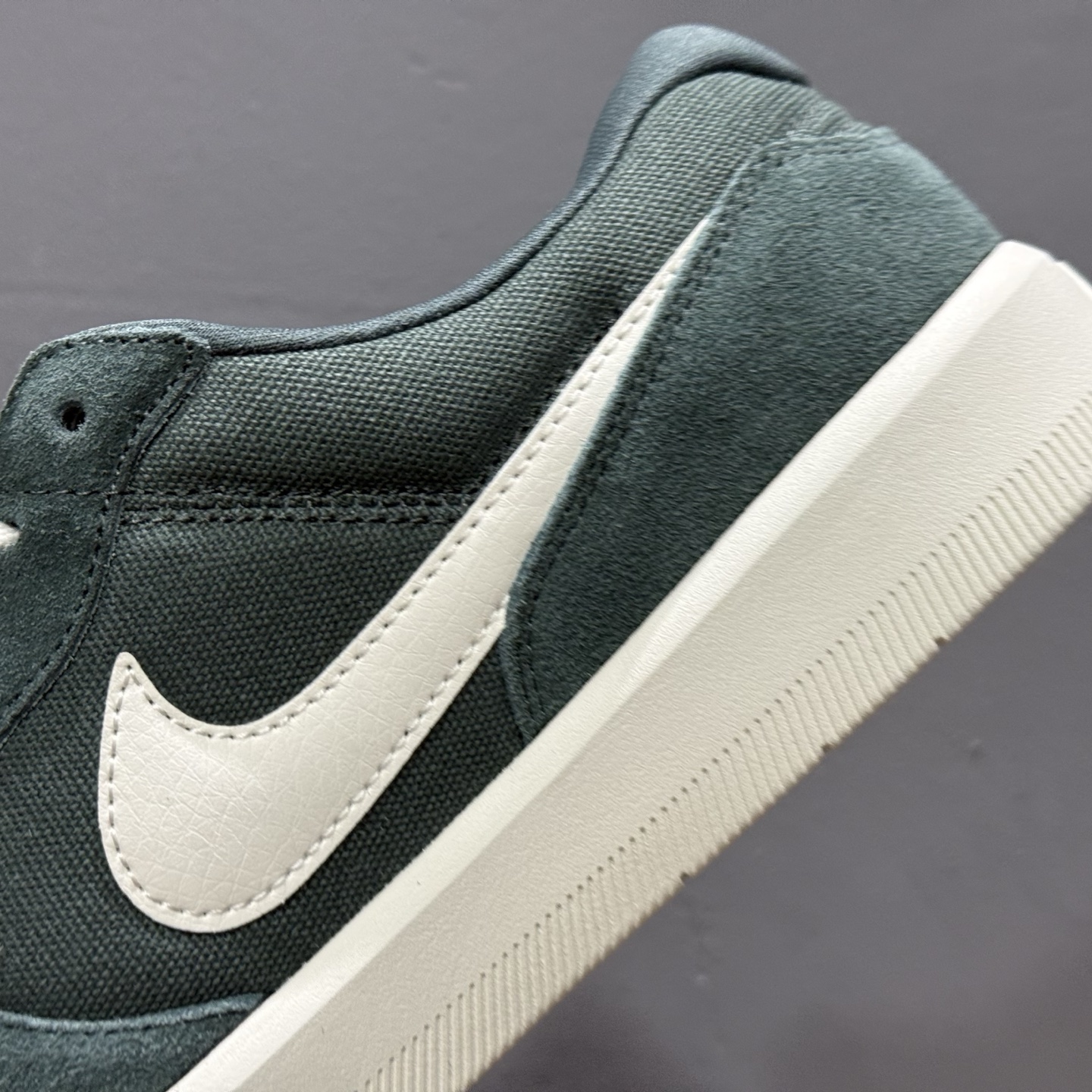💰150
Nike SB Force 58 硫化杯底 传统篮球风格 原楦版型
Nike SB Force 58 男/女滑板鞋采用包边设计
经久耐穿 硫化结构则有效提升灵活性
穿上这款创意力作 助你耀动街头
采用帆布和翻毛皮组合材料 融入打孔设计
为你打造彰显经典篮球风范的整体造型
官方货号：DV5477-301
Size：35.5 36 36.5 37.5 38 38.5 39 40 40.5 41 42 42.5 43 44 45