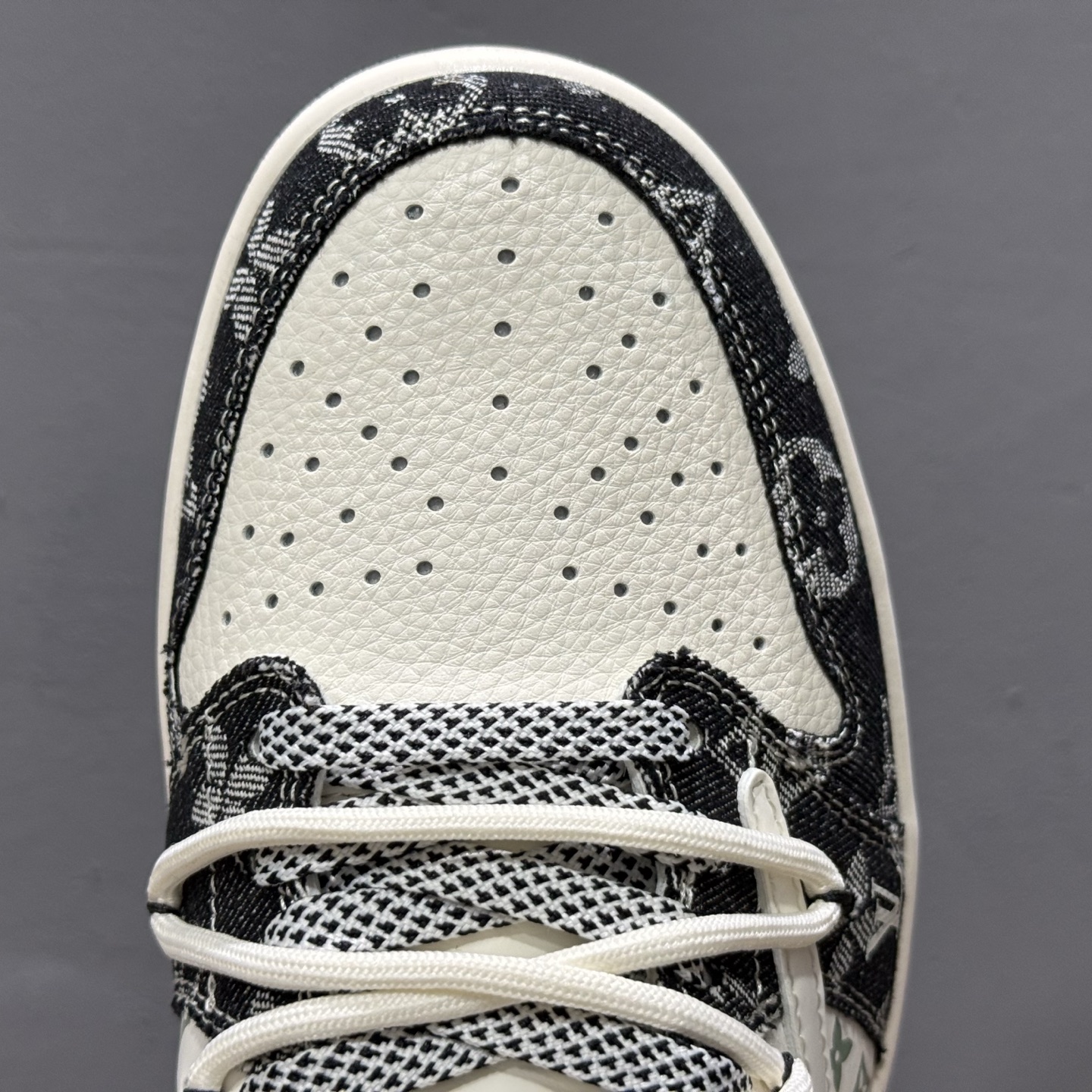 XC版 Travis Scott x Fragment Design x Air Jordan 1 Low SP AJ1 LV联名 黑牛仔抽绳 低帮文化休闲板鞋 YX5066-323