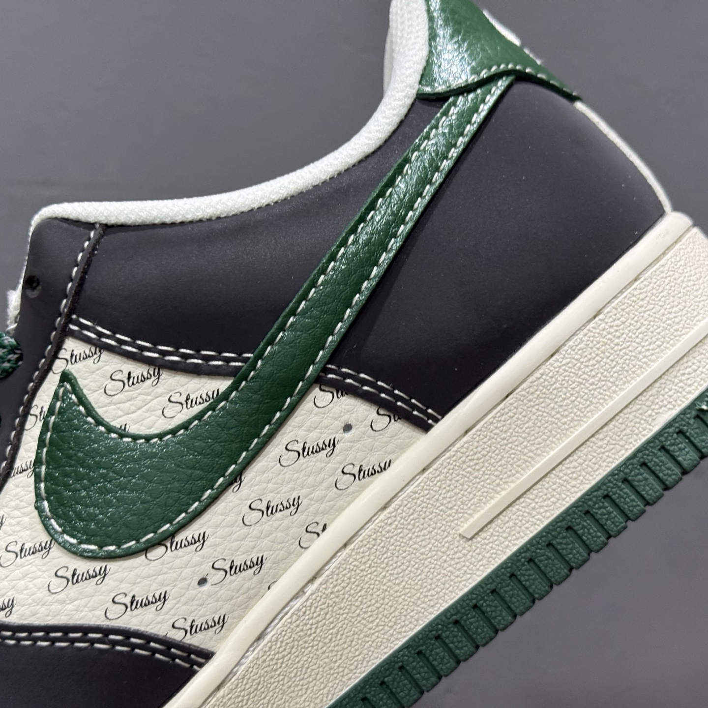 Nike Air Force 1'07 斯图西 联名 黑白绿 XS1958-572