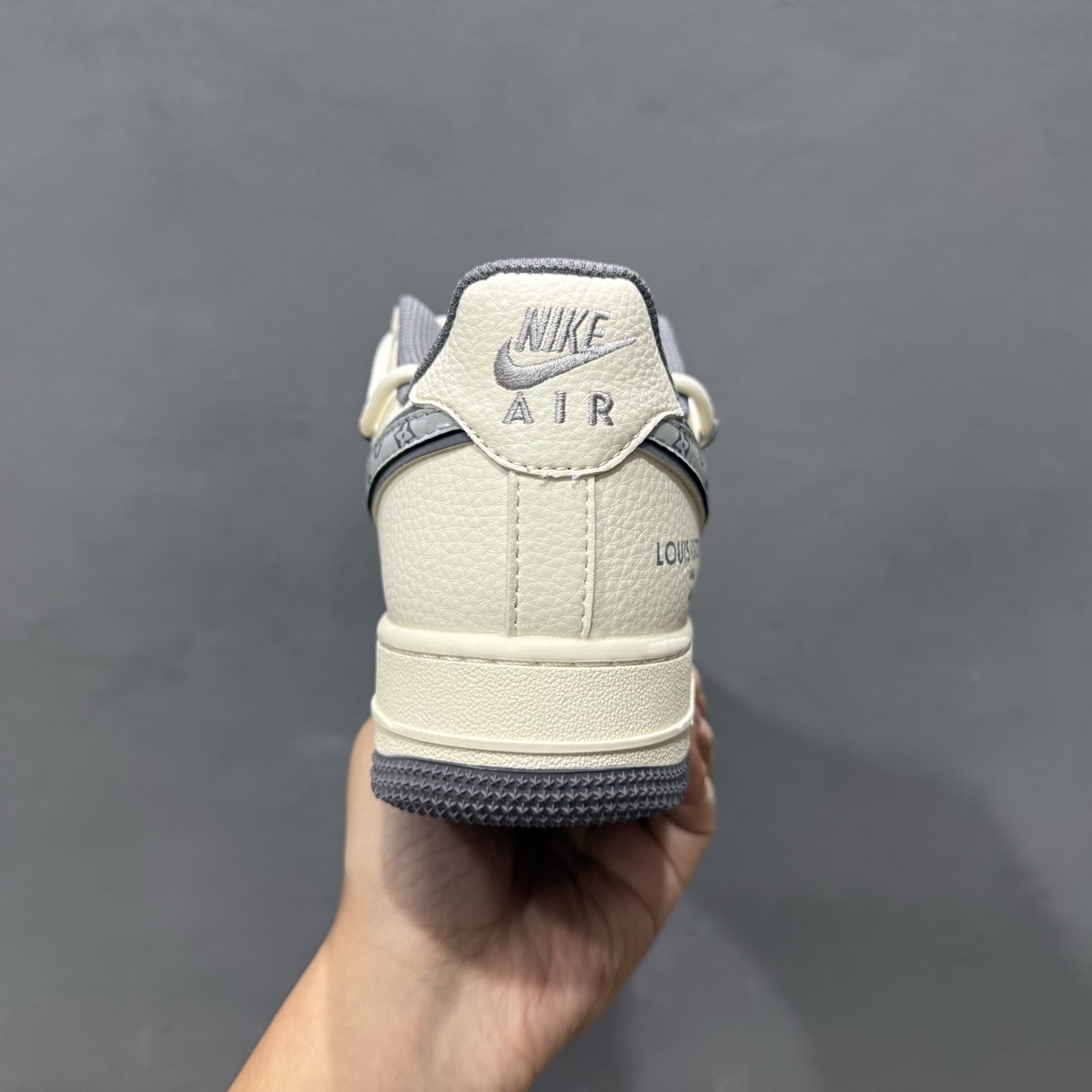 260 Nike Air Force 1'07 LV 联名 米白灰 DM6868-067