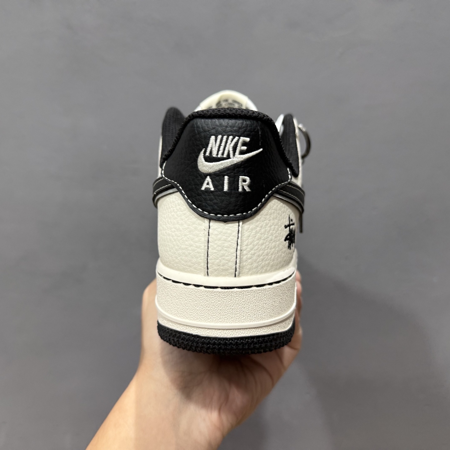 Nike Air Force 1'07 斯图西 联名 米白黑 HH7518-059