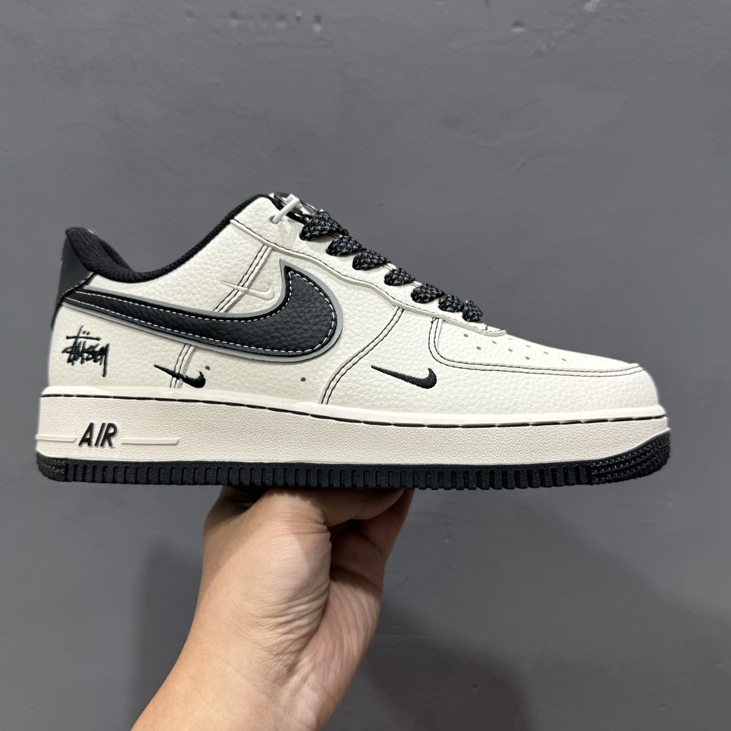 Nike Air Force 1’07 斯图西 联名 米白黑 HH7518-059