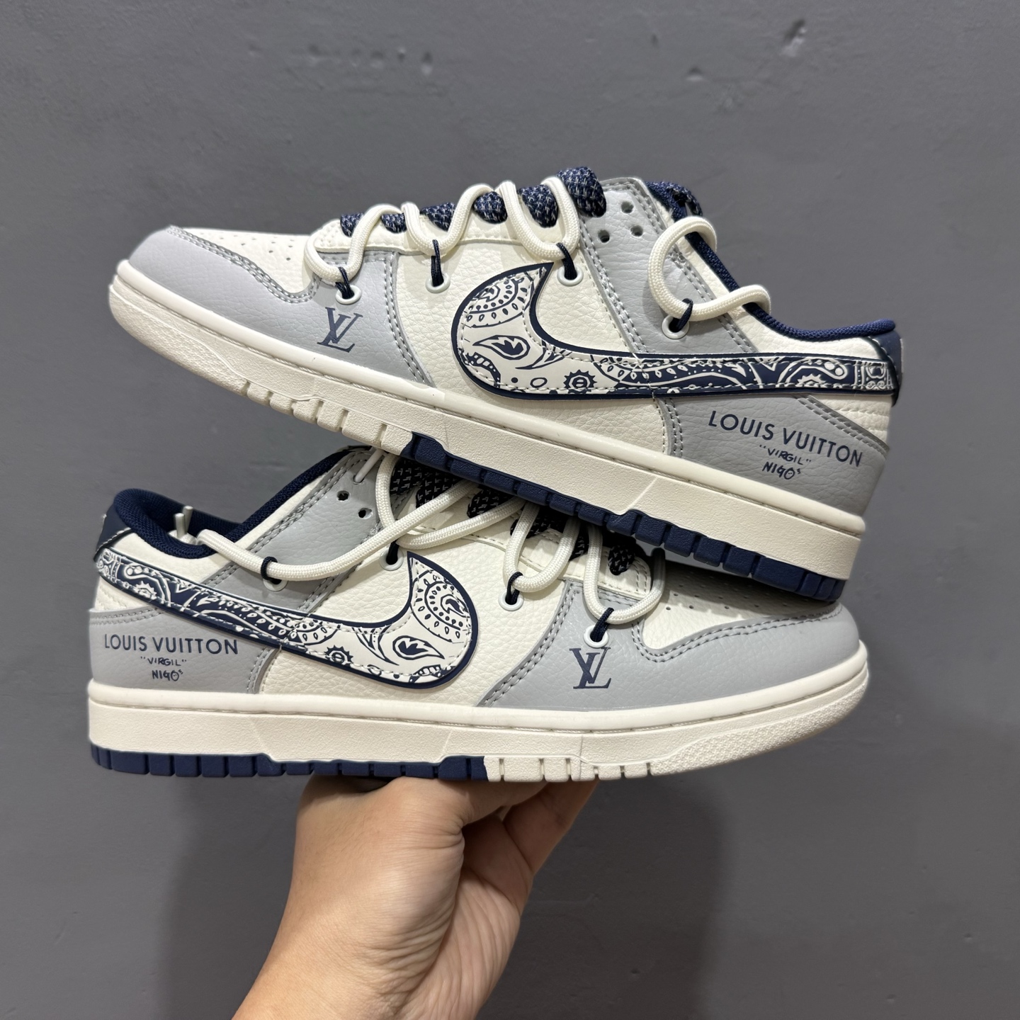 XC版 Nike SB Dunk Low LV系列 绑带涂鸦白蓝勾 周年高端定制 低帮休闲板鞋 DM6868-074