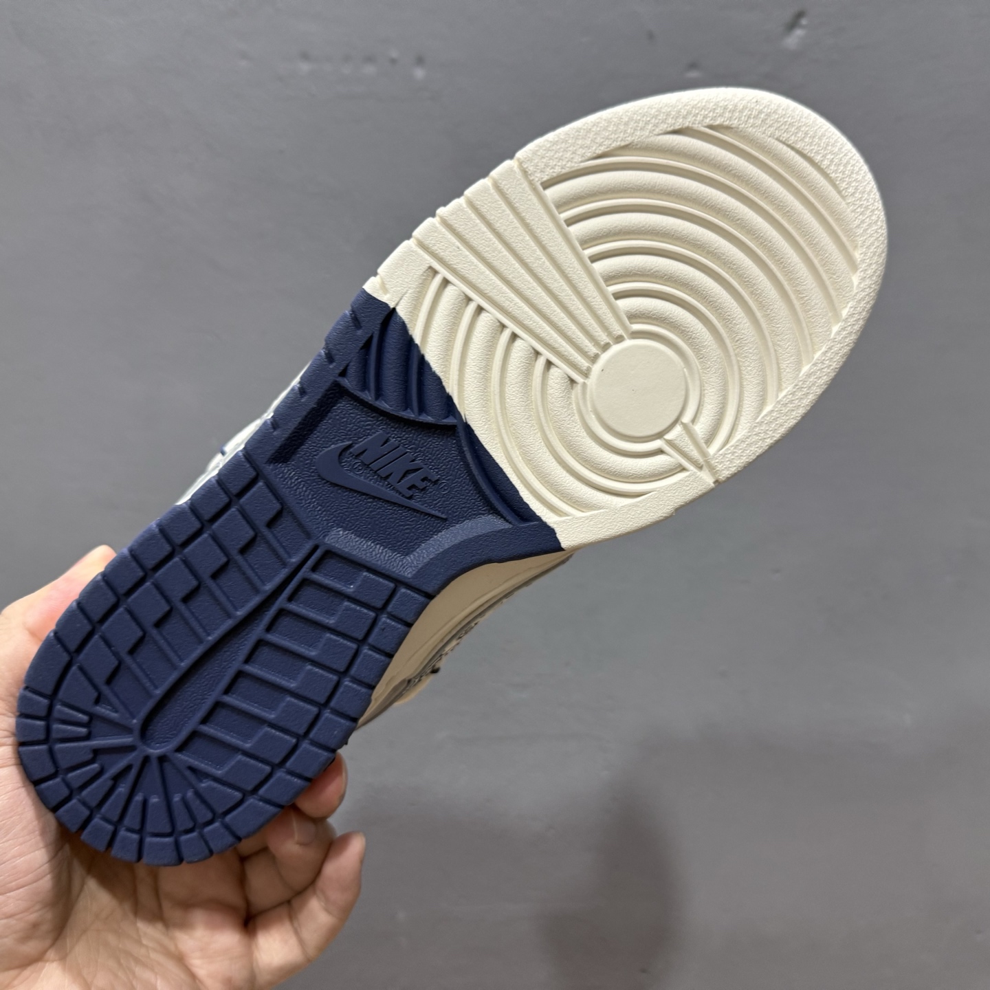 XC版 Nike SB Dunk Low LV系列 绑带涂鸦白蓝勾 周年高端定制 低帮休闲板鞋 DM6868-074