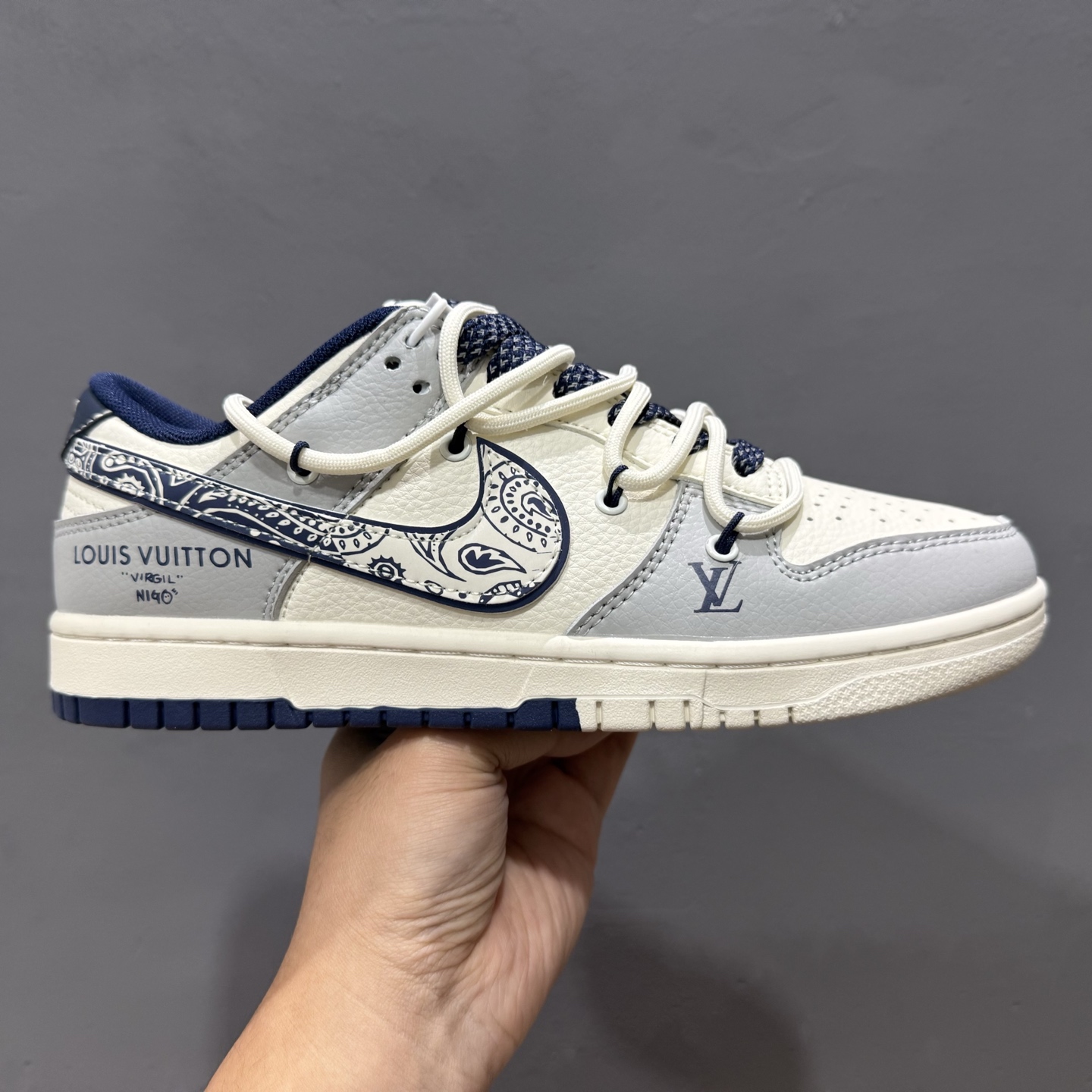 XC版 Nike SB Dunk Low LV系列 绑带涂鸦白蓝勾 周年高端定制 低帮休闲板鞋 DM6868-074