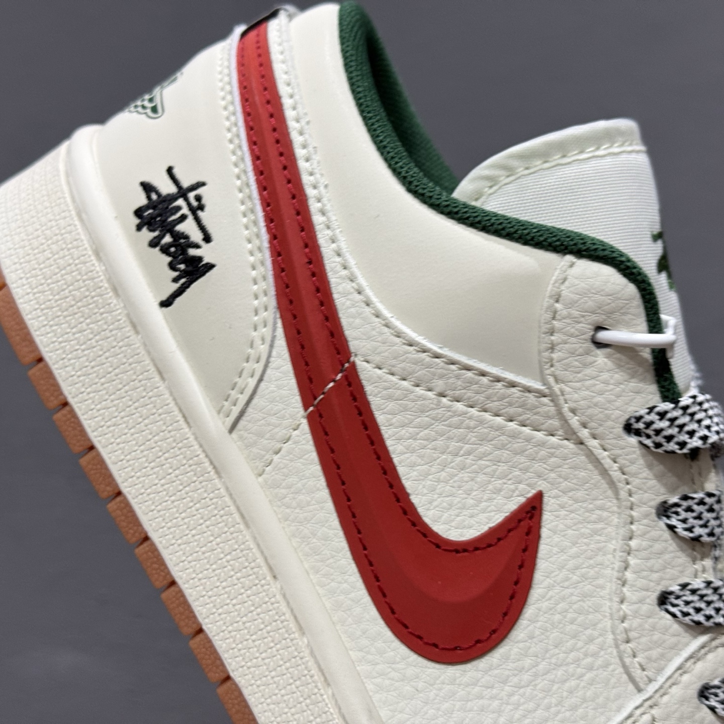 XC版 Air Jordan 1 Low AJ1 乔1 斯图西联名 米红立体勾 高端定制 低帮复古篮球鞋 XS6086-560