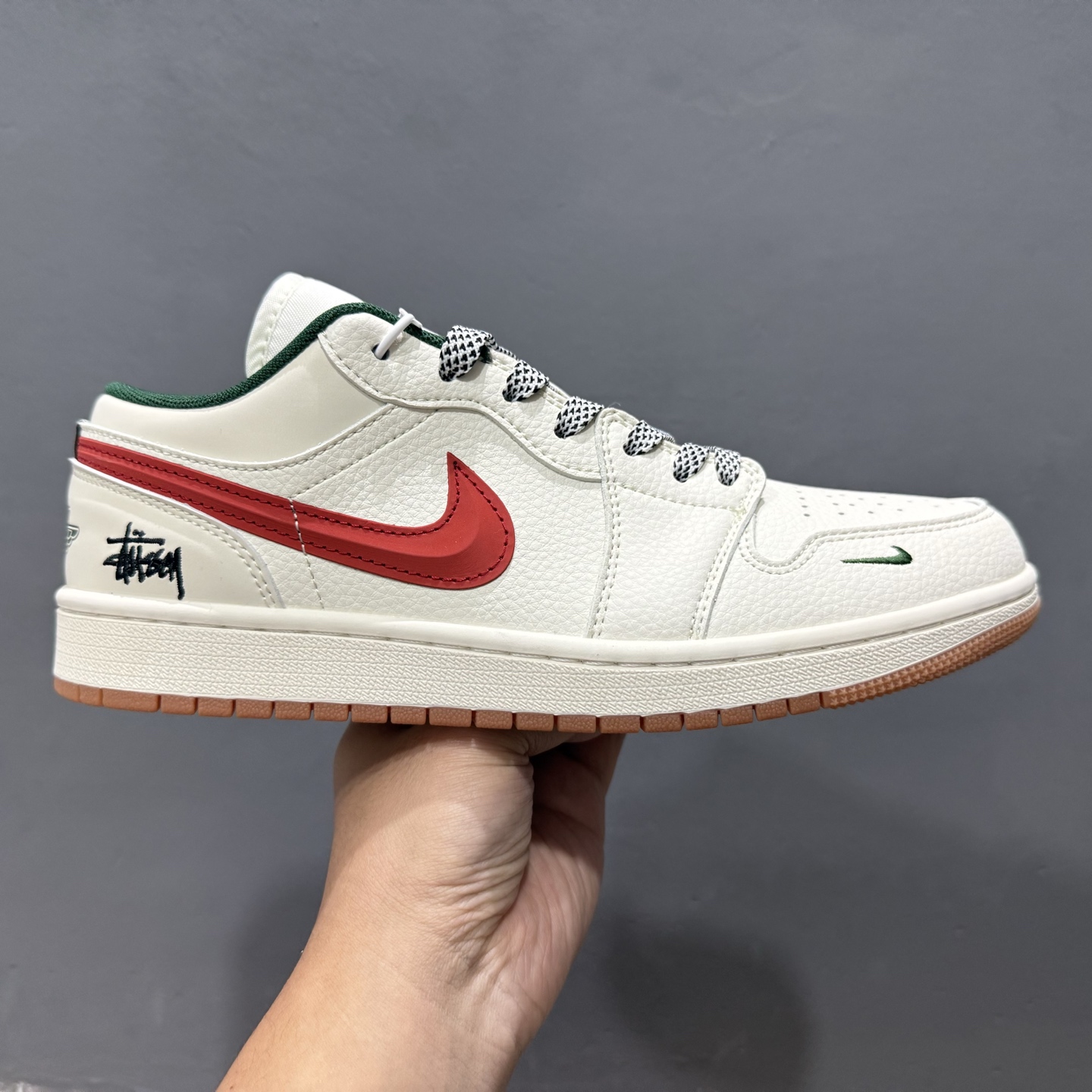 XC版 Air Jordan 1 Low AJ1 乔1 斯图西联名 米红立体勾 高端定制 低帮复古篮球鞋 XS6086-560