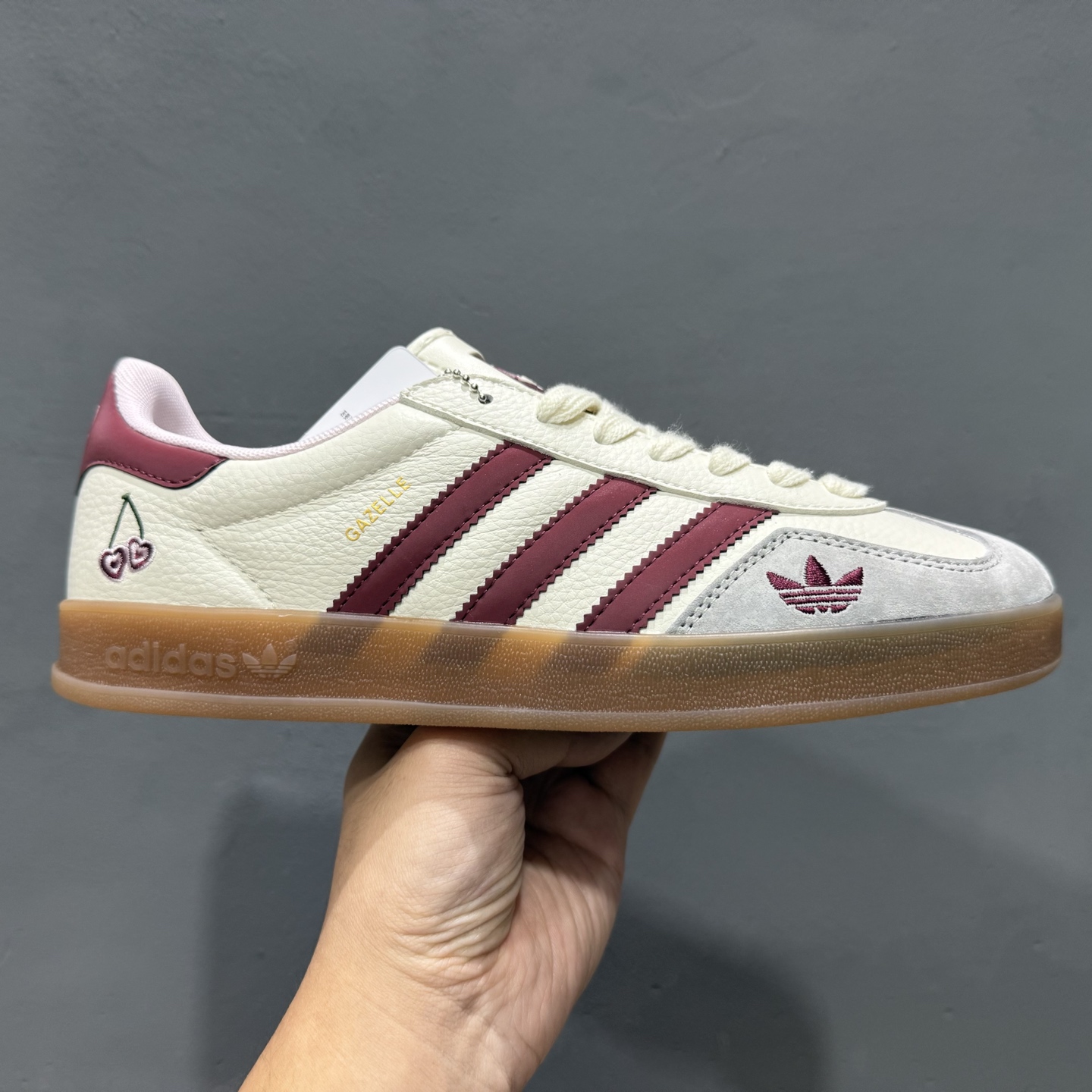 独家实拍Adidas Originals Gazelle INdoor 樱桃 白红三叶草休闲防滑耐磨低帮板鞋 DM1234-006