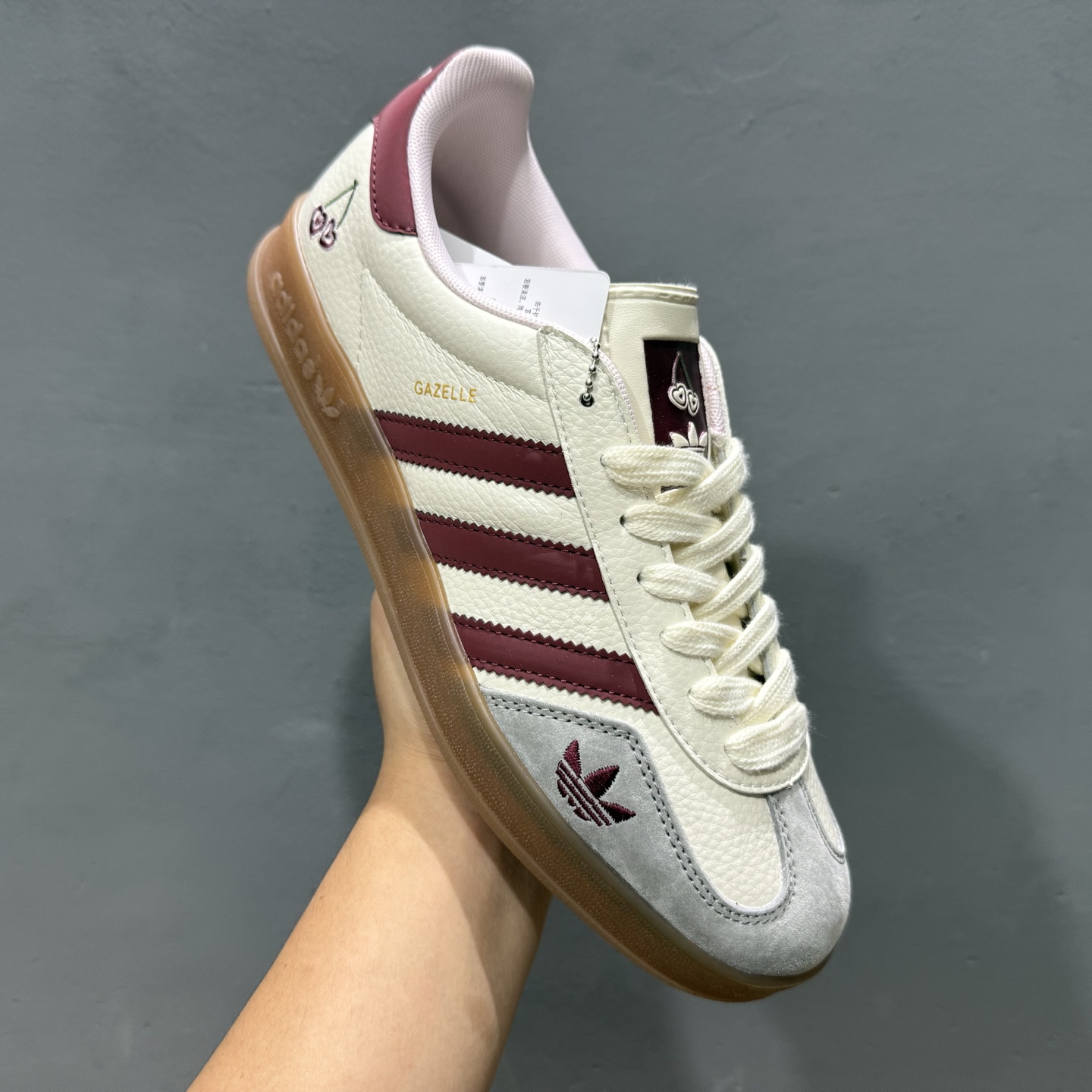 独家实拍Adidas Originals Gazelle INdoor 樱桃 白红三叶草休闲防滑耐磨低帮板鞋 DM1234-006